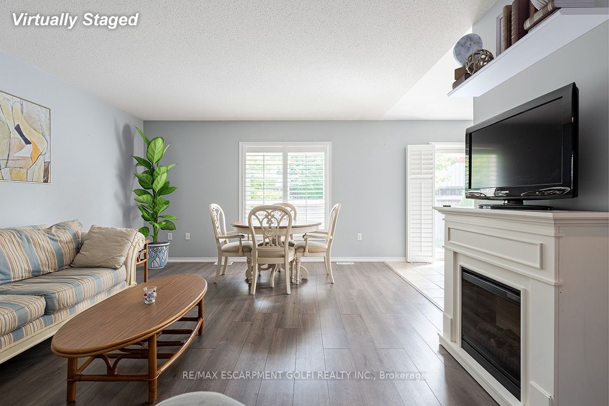 24 Kenyon Cres, #10