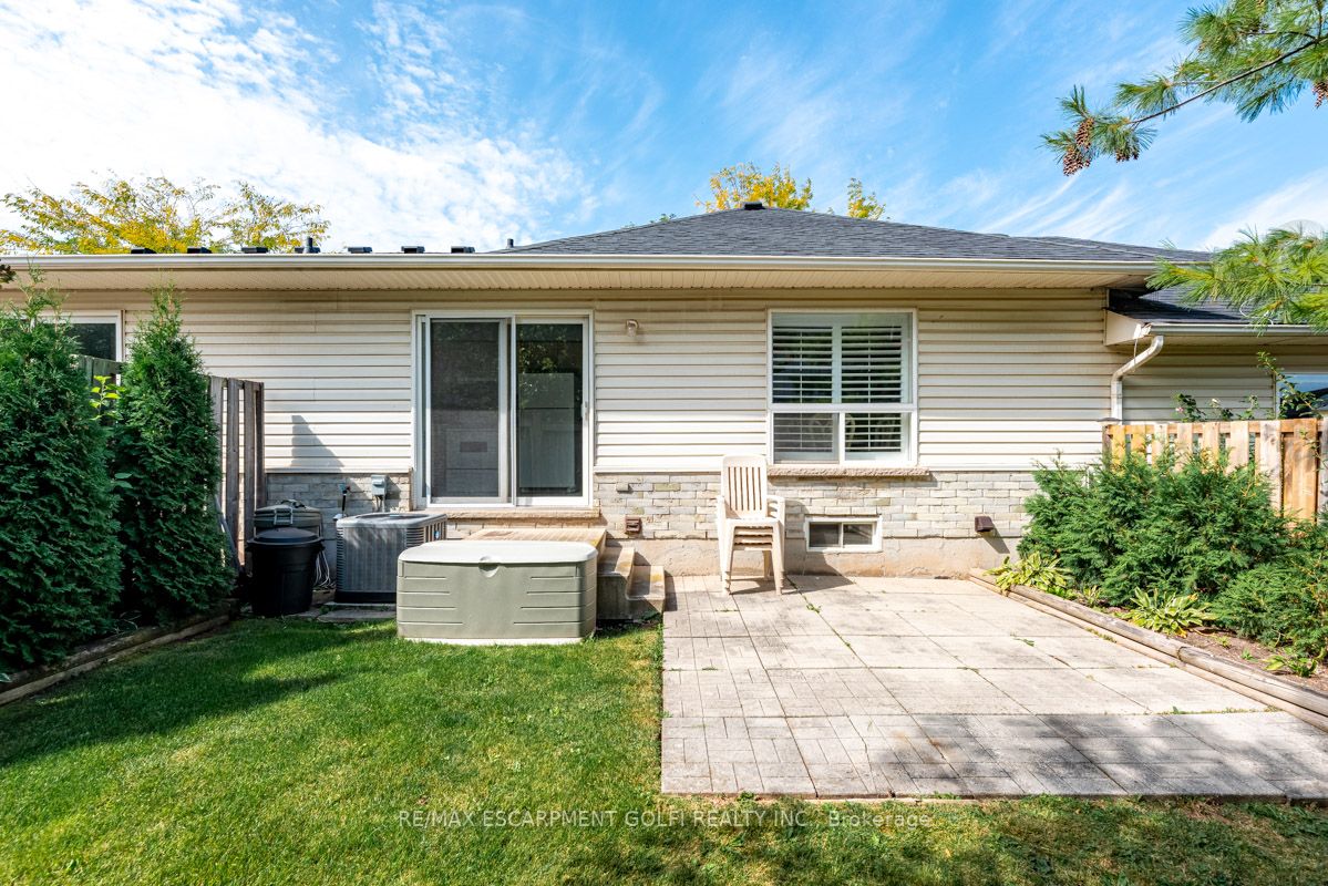 24 Kenyon Cres, #10