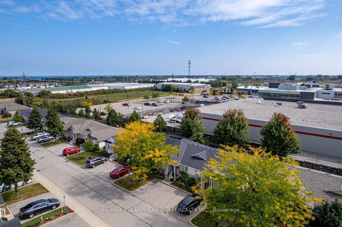 24 Kenyon Cres, #10