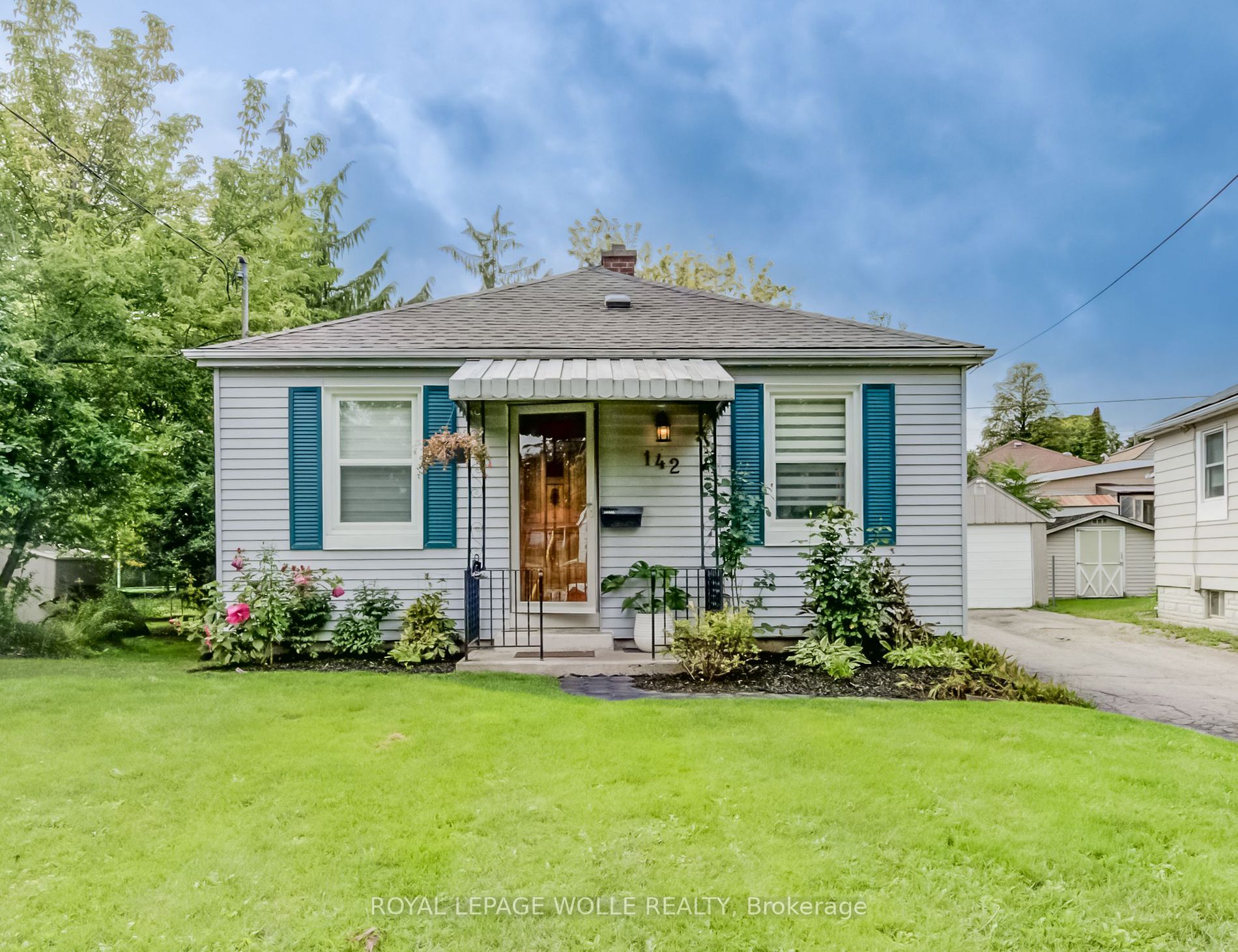 142 Lorne Crescent