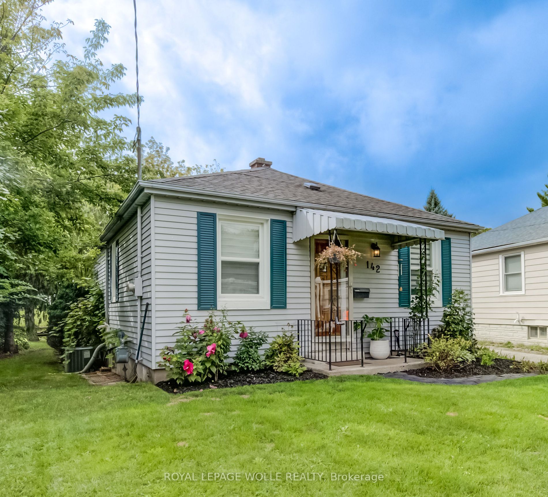 142 Lorne Crescent