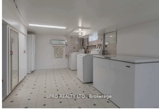 296 Hemlock Ave, #Bsmt