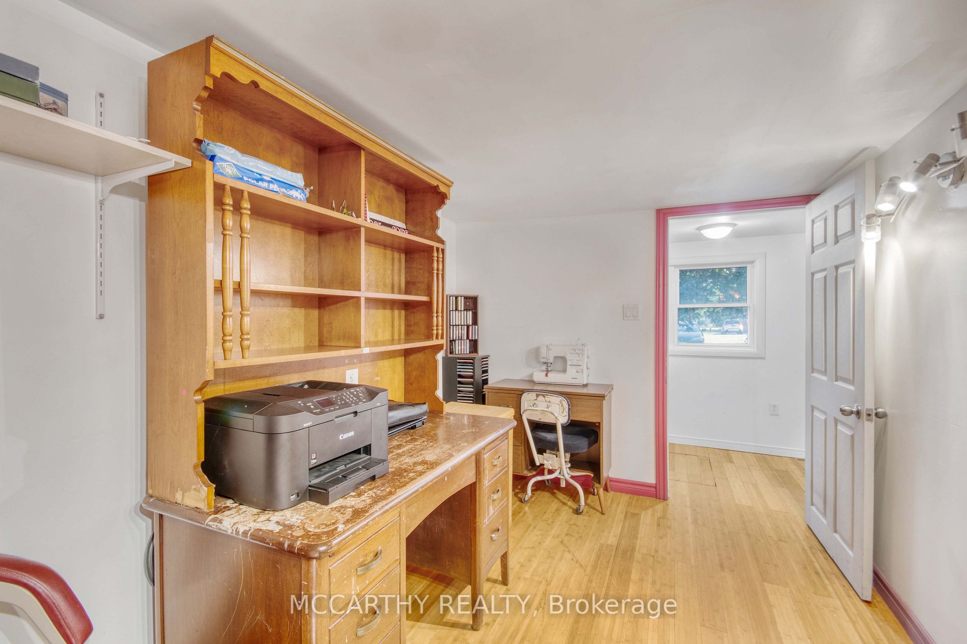 213 Main St E