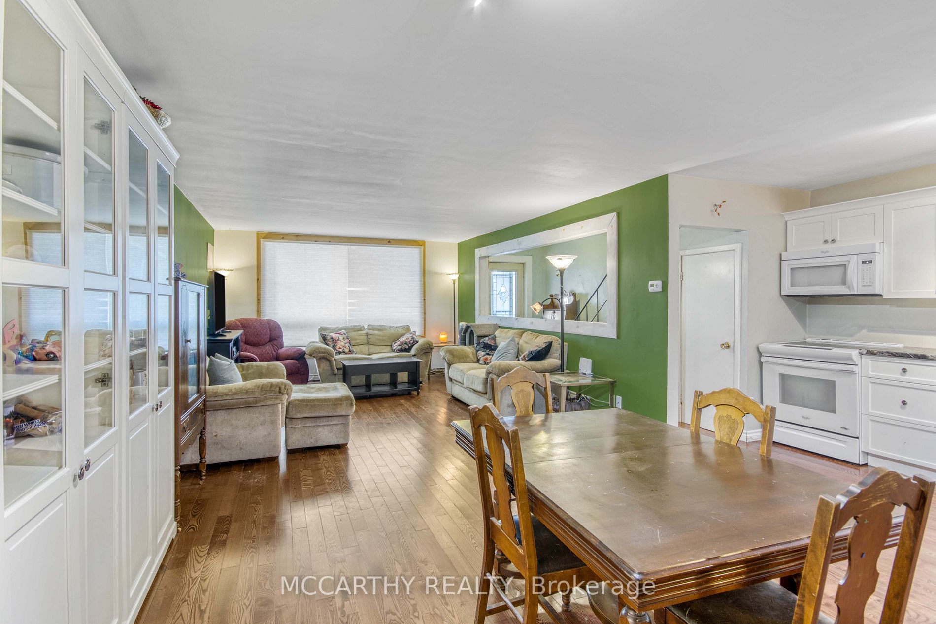 213 Main St E