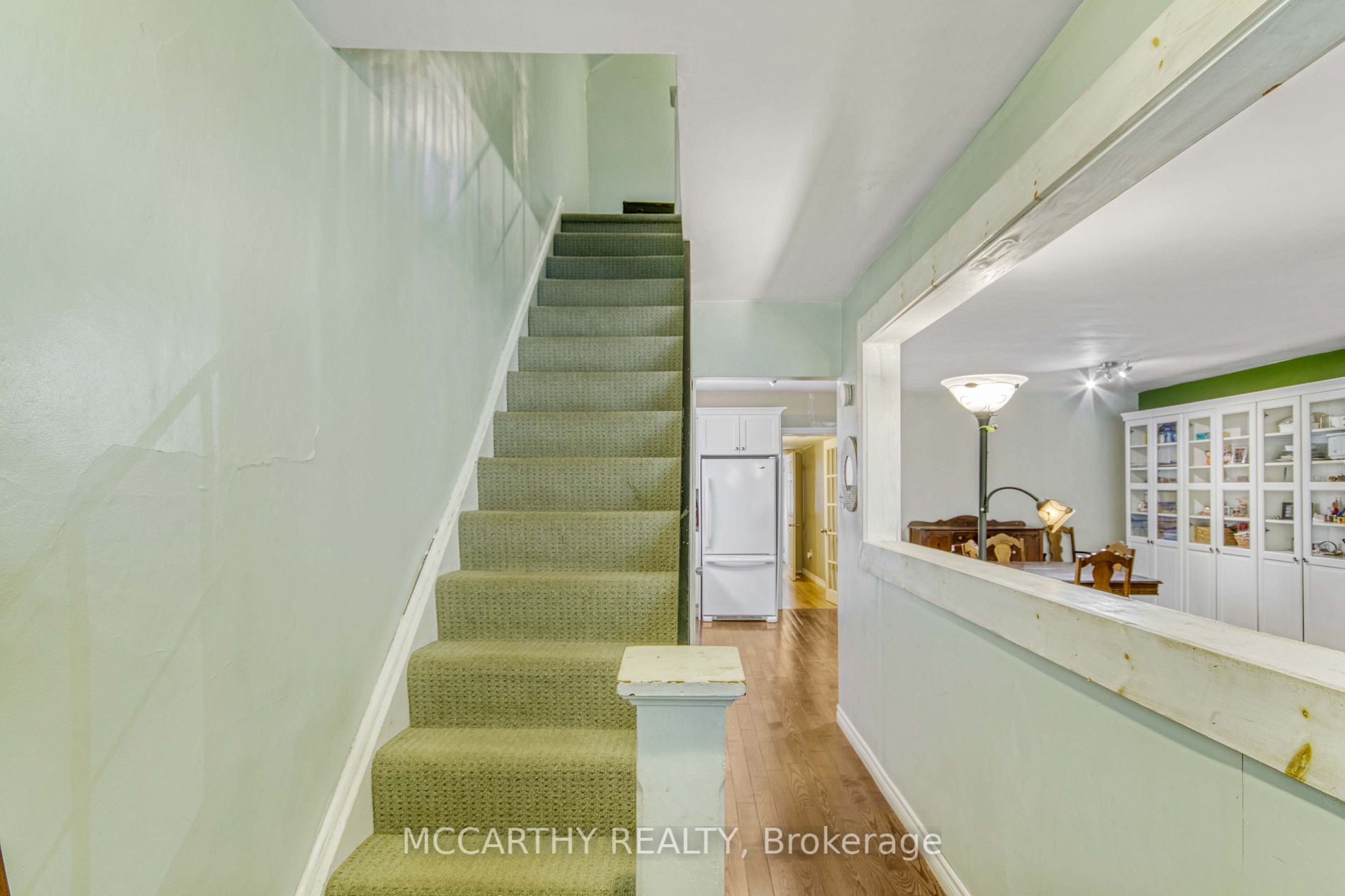 213 Main St E