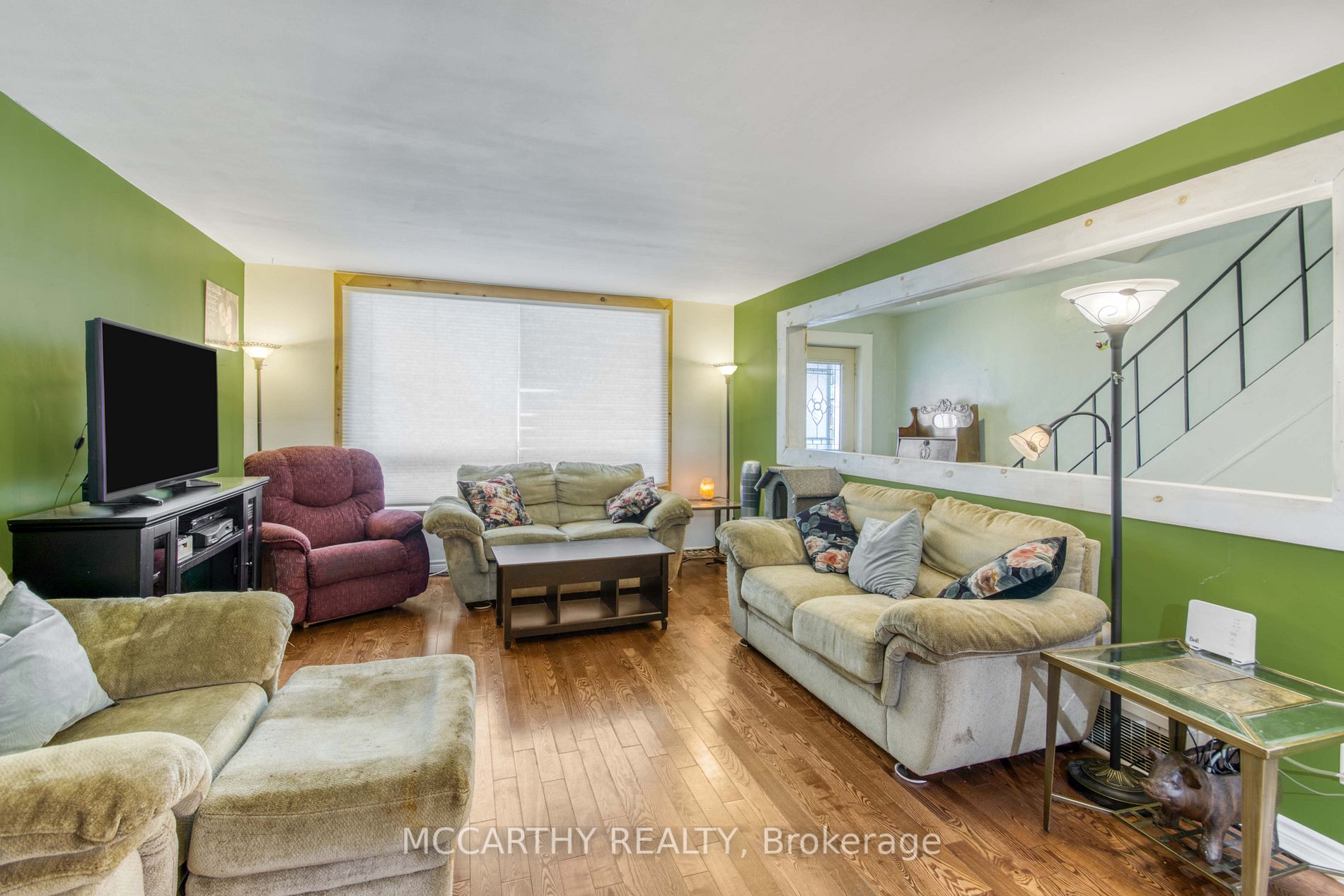 213 Main St E