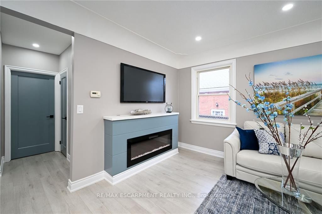 286 East 14th St