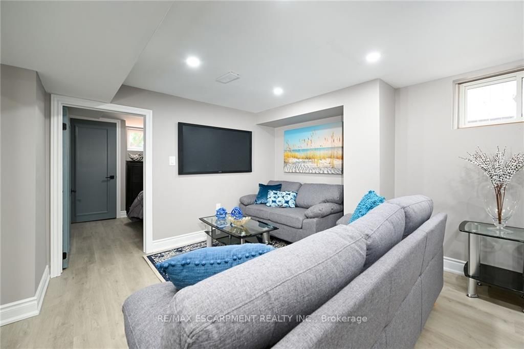 286 East 14th St