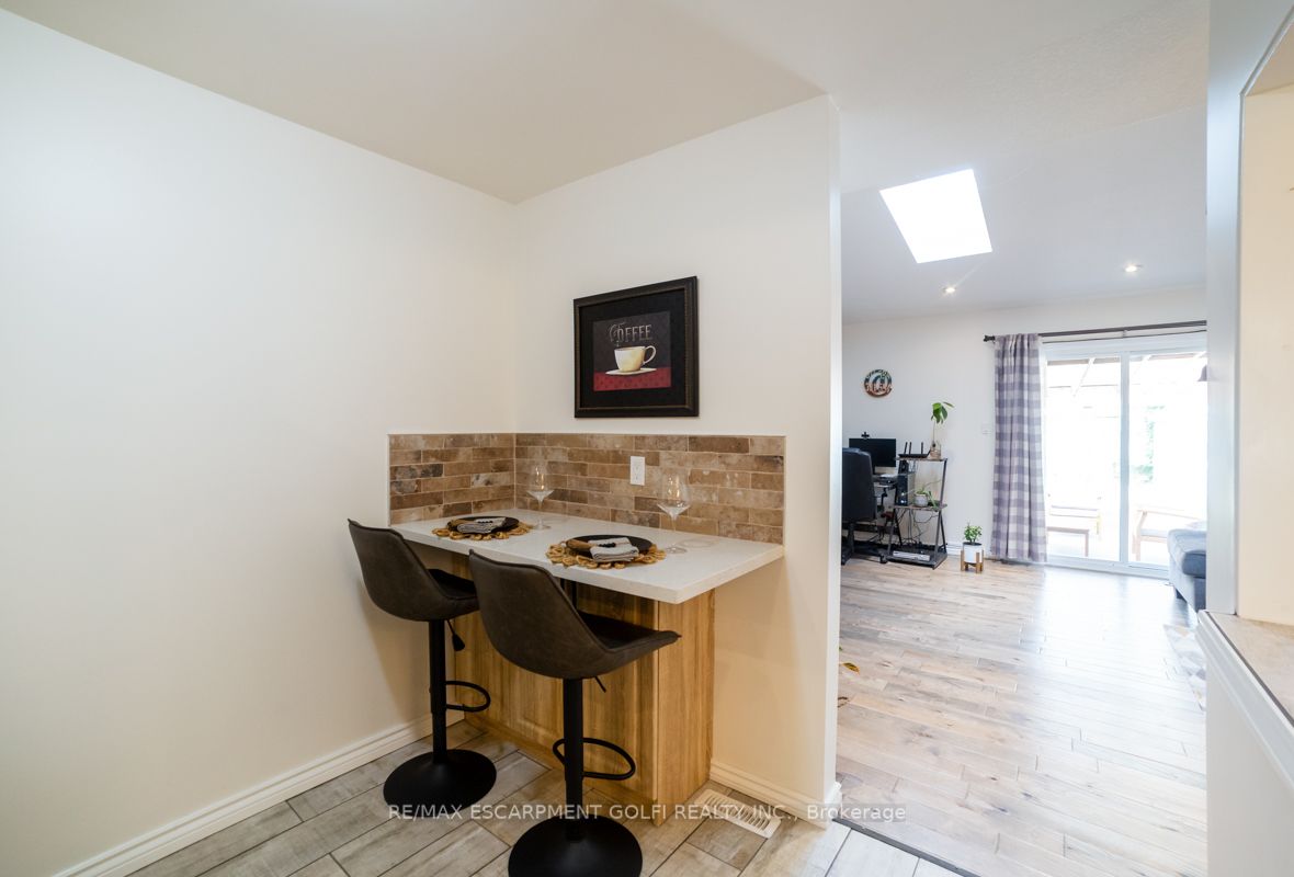 283 Macintosh Dr