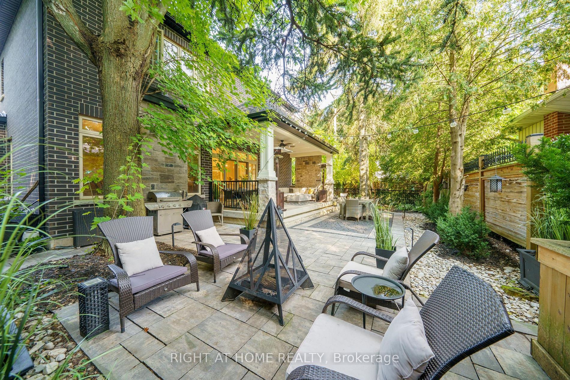 125 Central Dr