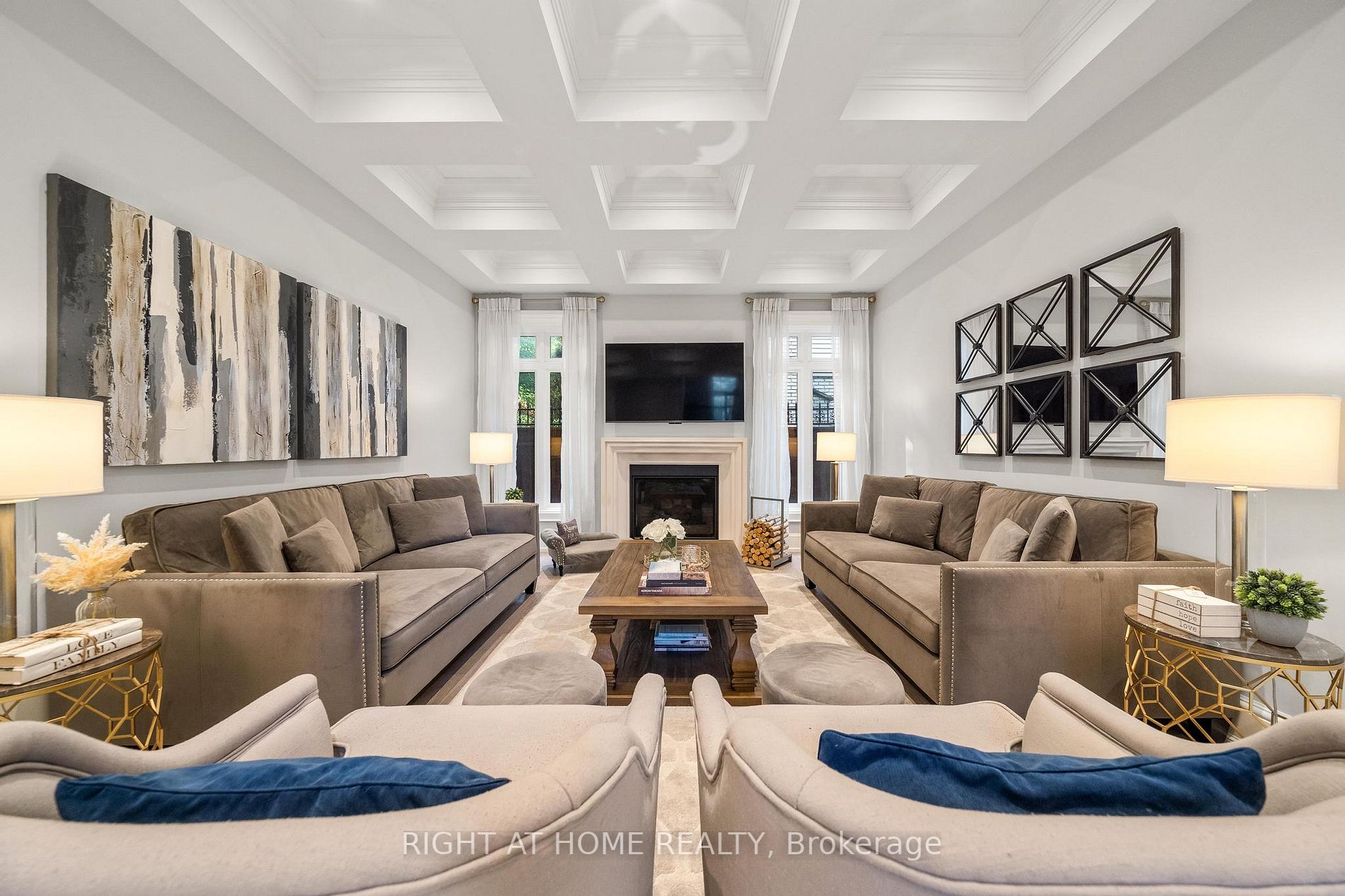 125 Central Dr