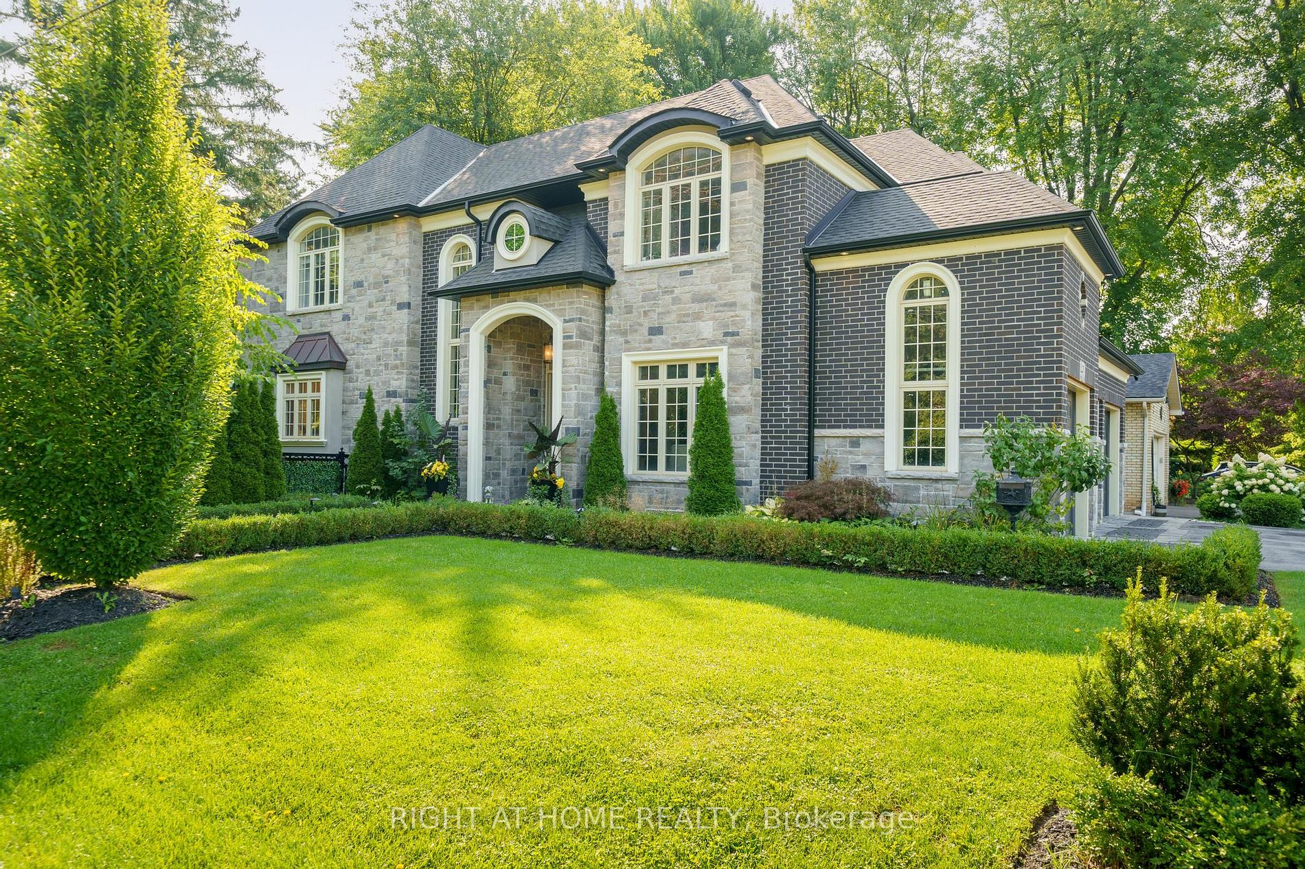 125 Central Dr