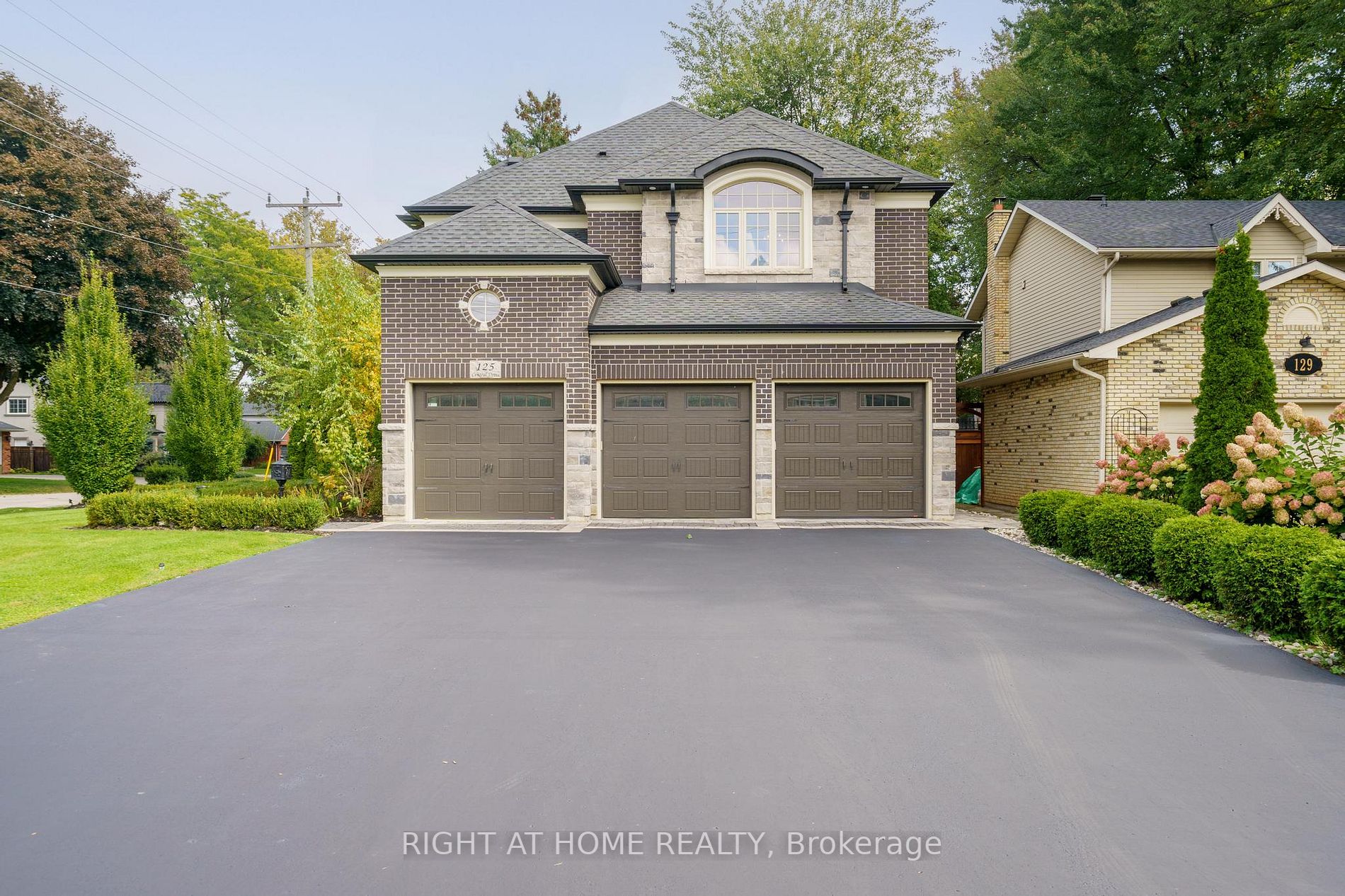 125 Central Dr