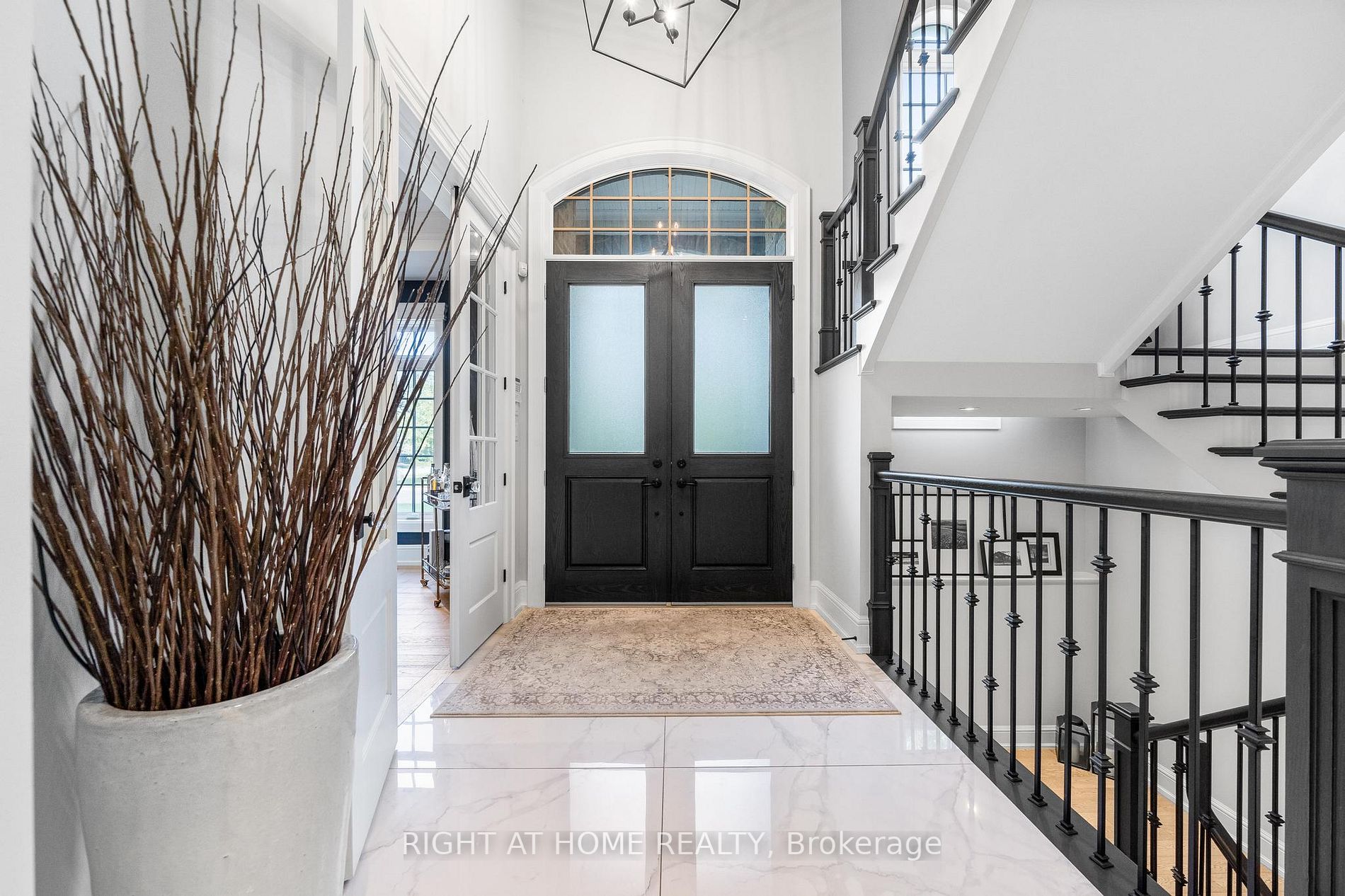 125 Central Dr