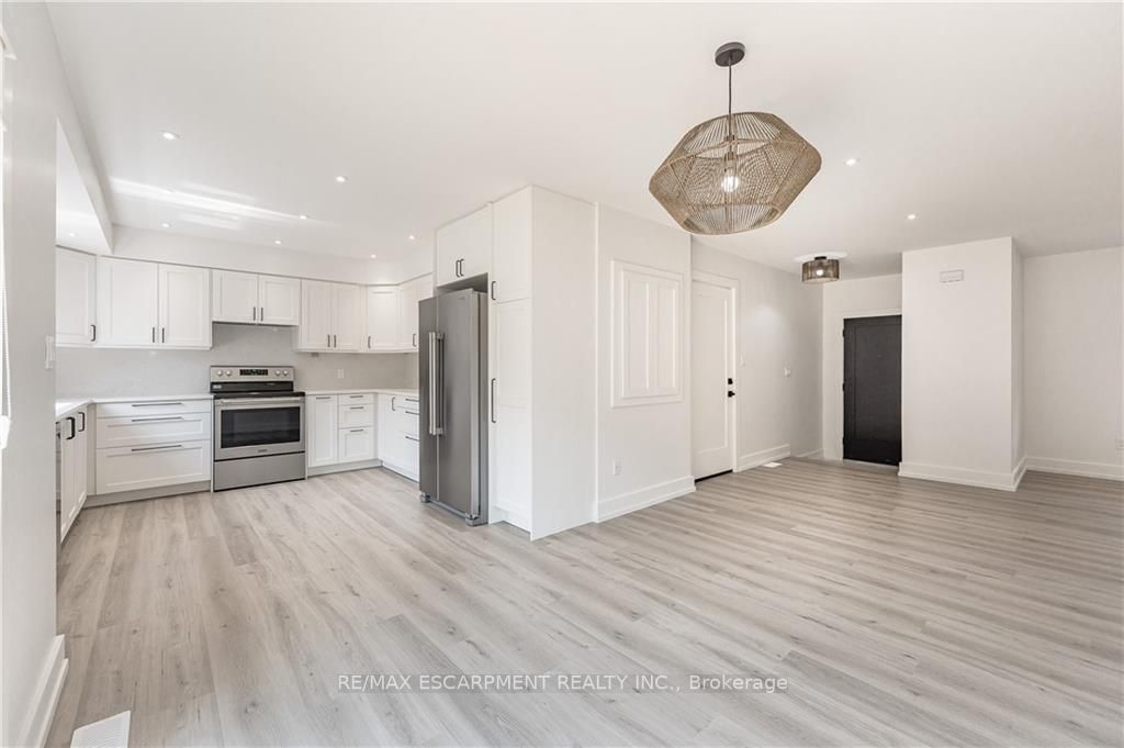 664 HIAWATHA Boulevard, #Upper