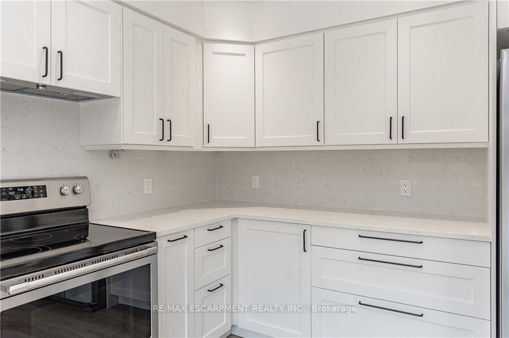 664 HIAWATHA Boulevard, #Upper
