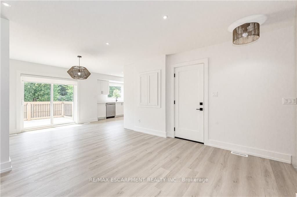 664 HIAWATHA Boulevard, #Upper