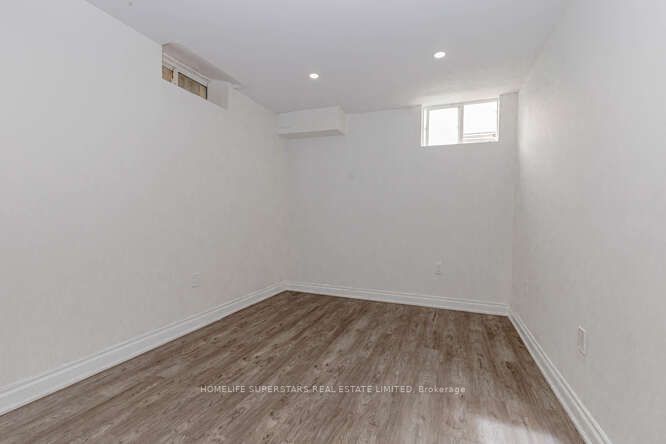 46 Whistler St