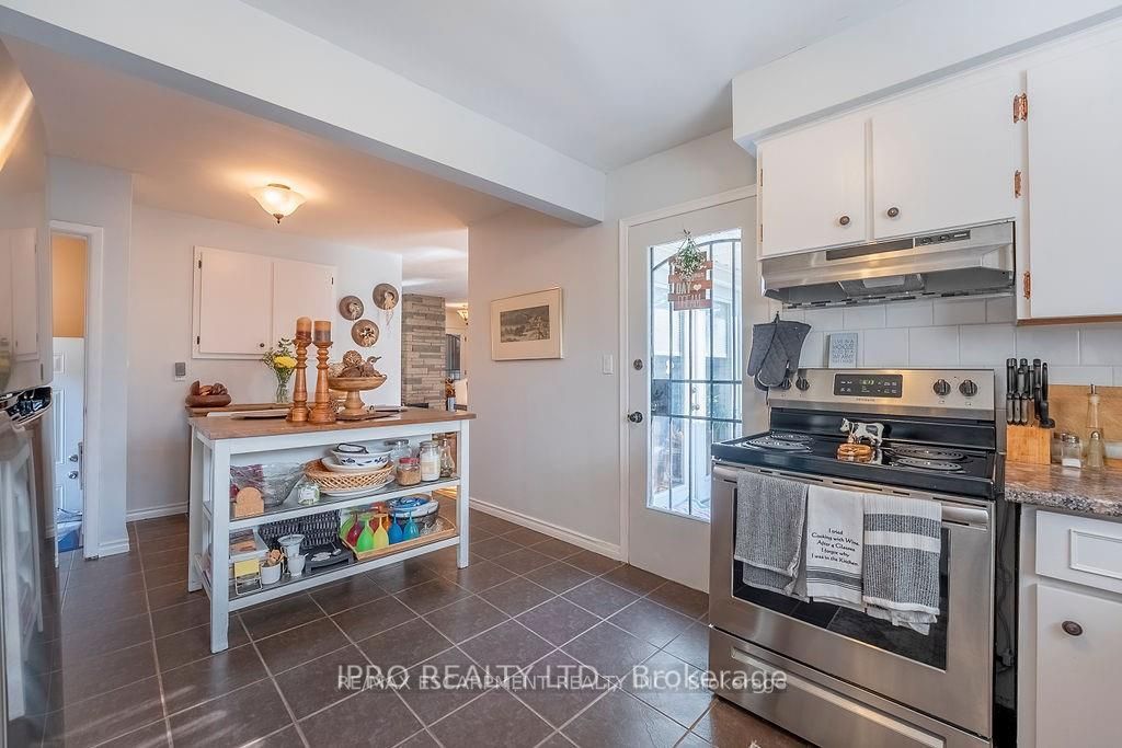 128 Upper Paradise Rd N