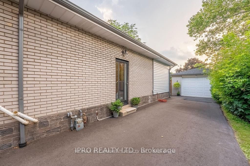 128 Upper Paradise Rd N