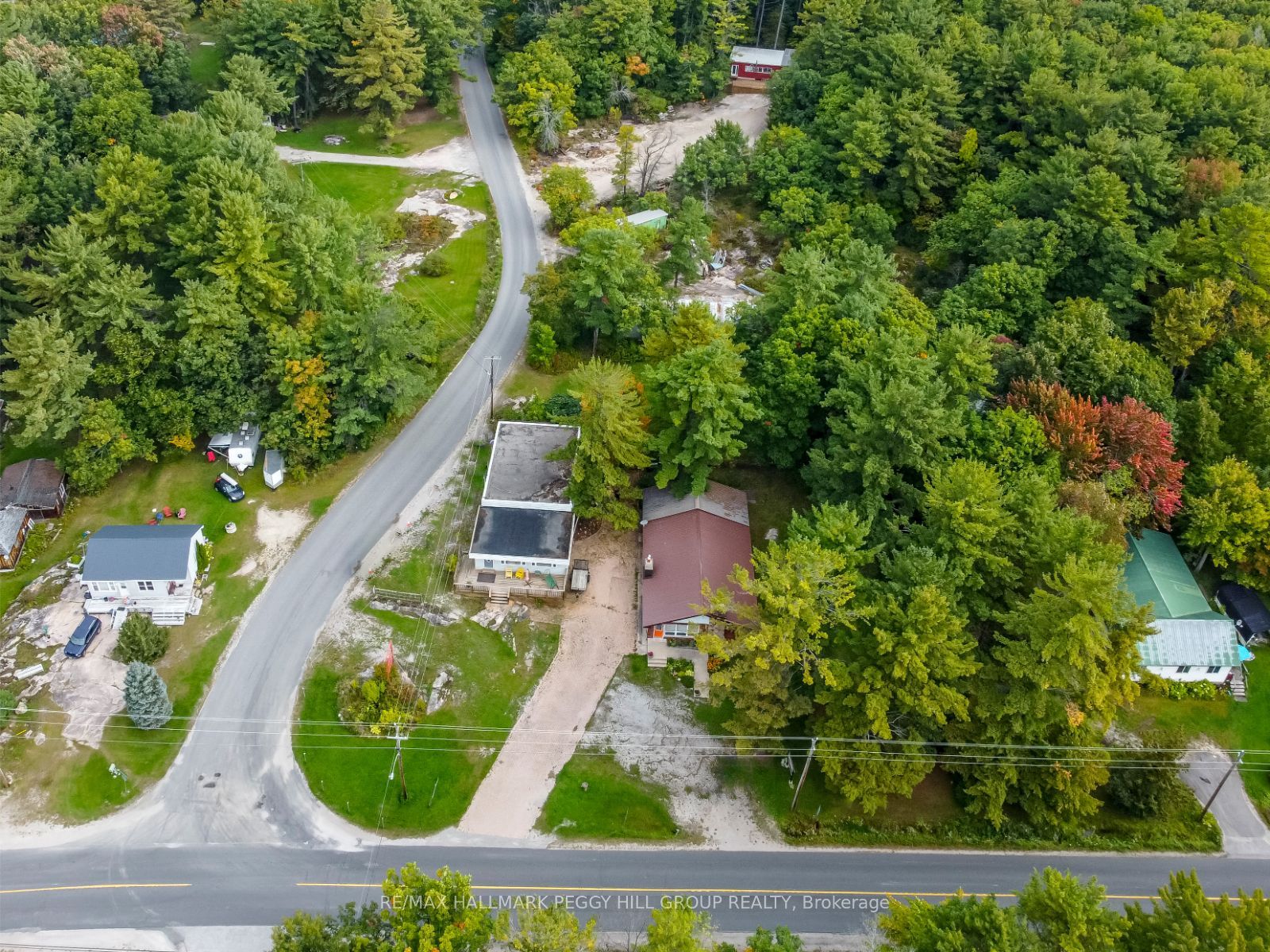 2512 Honey Harbour Rd
