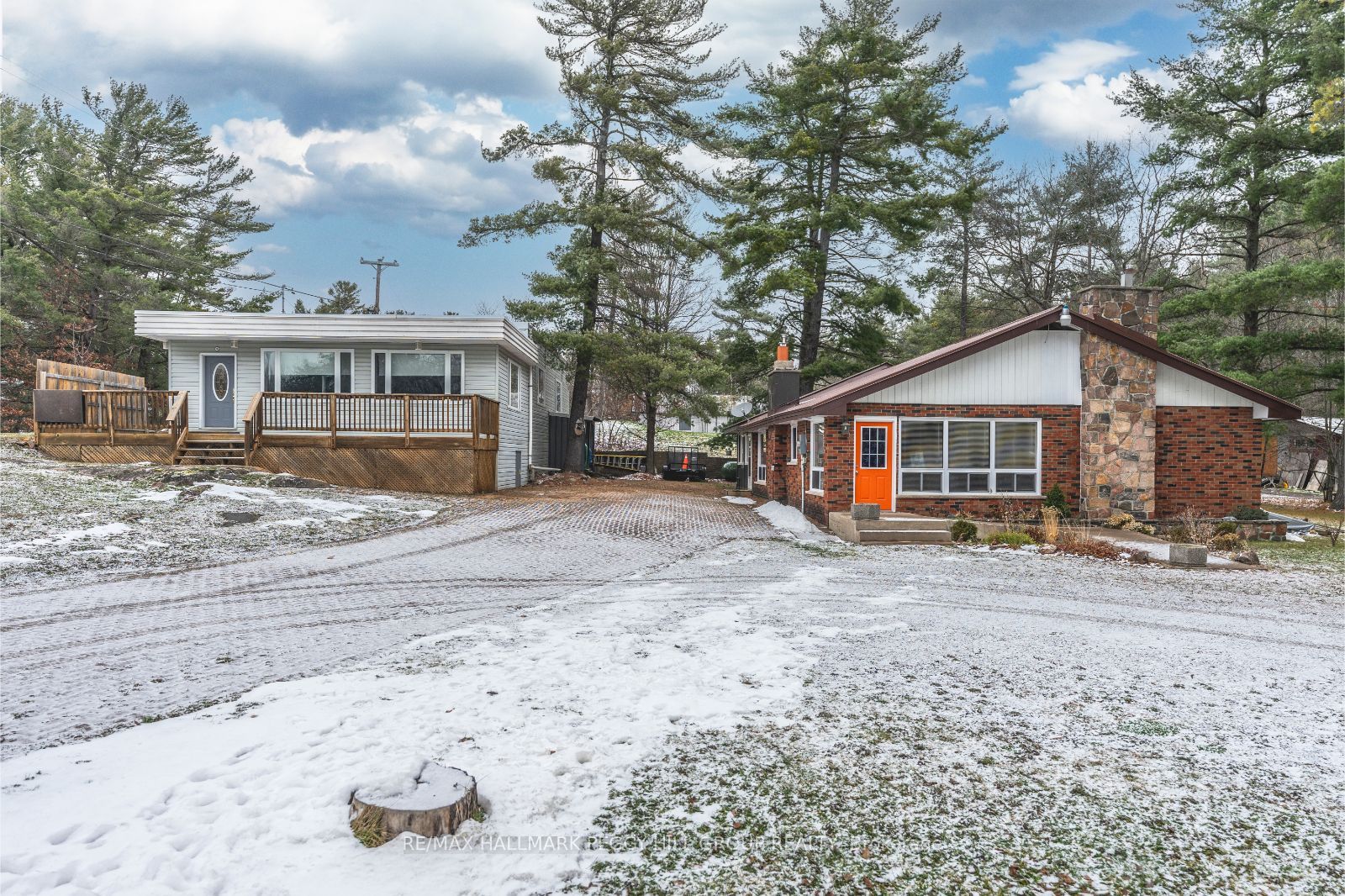 2512 Honey Harbour Rd