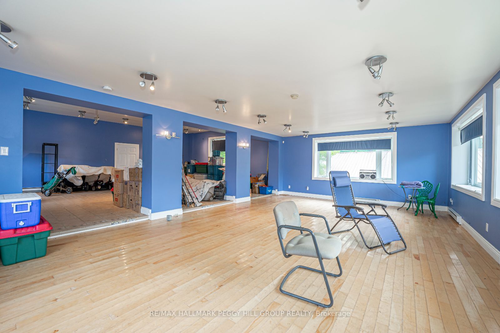 2512 Honey Harbour Rd
