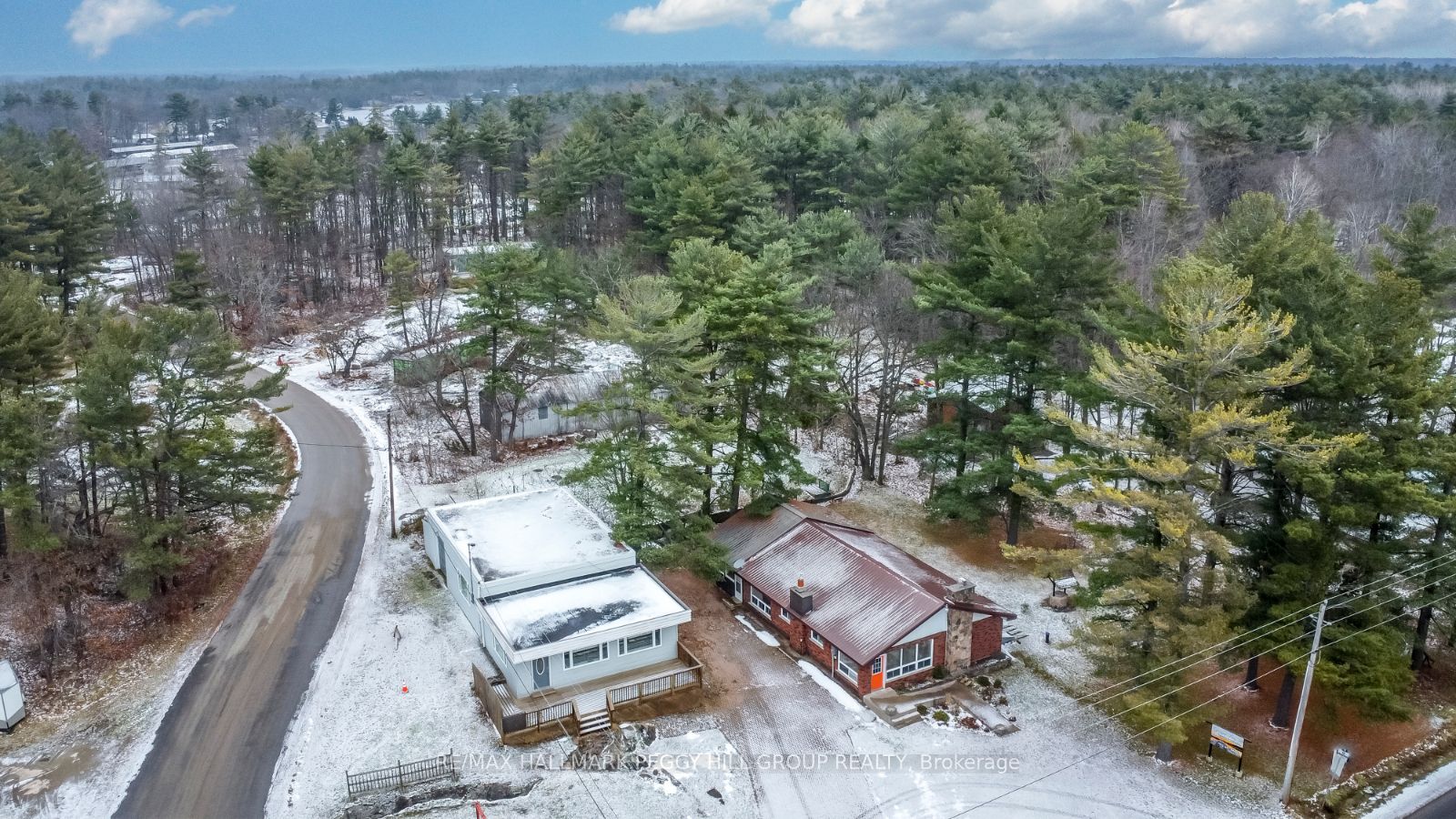 2512 Honey Harbour Rd