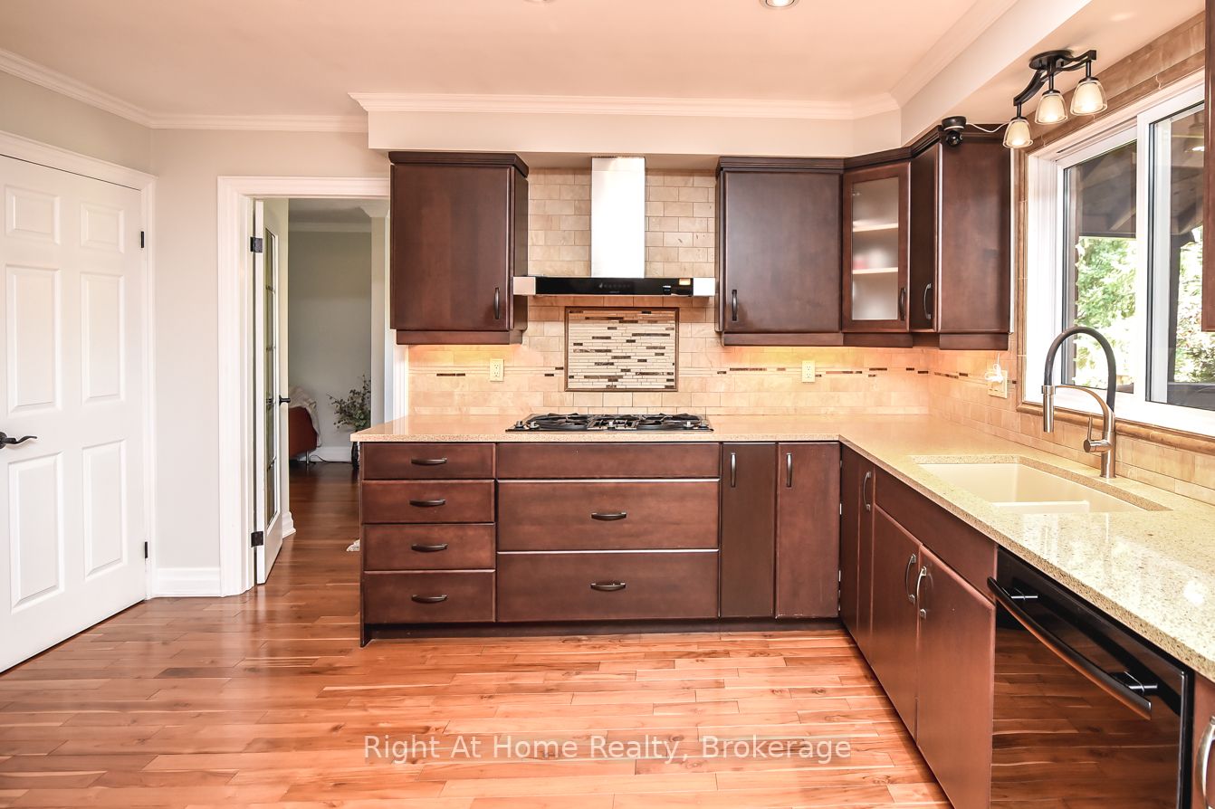 369 Brookview Crt