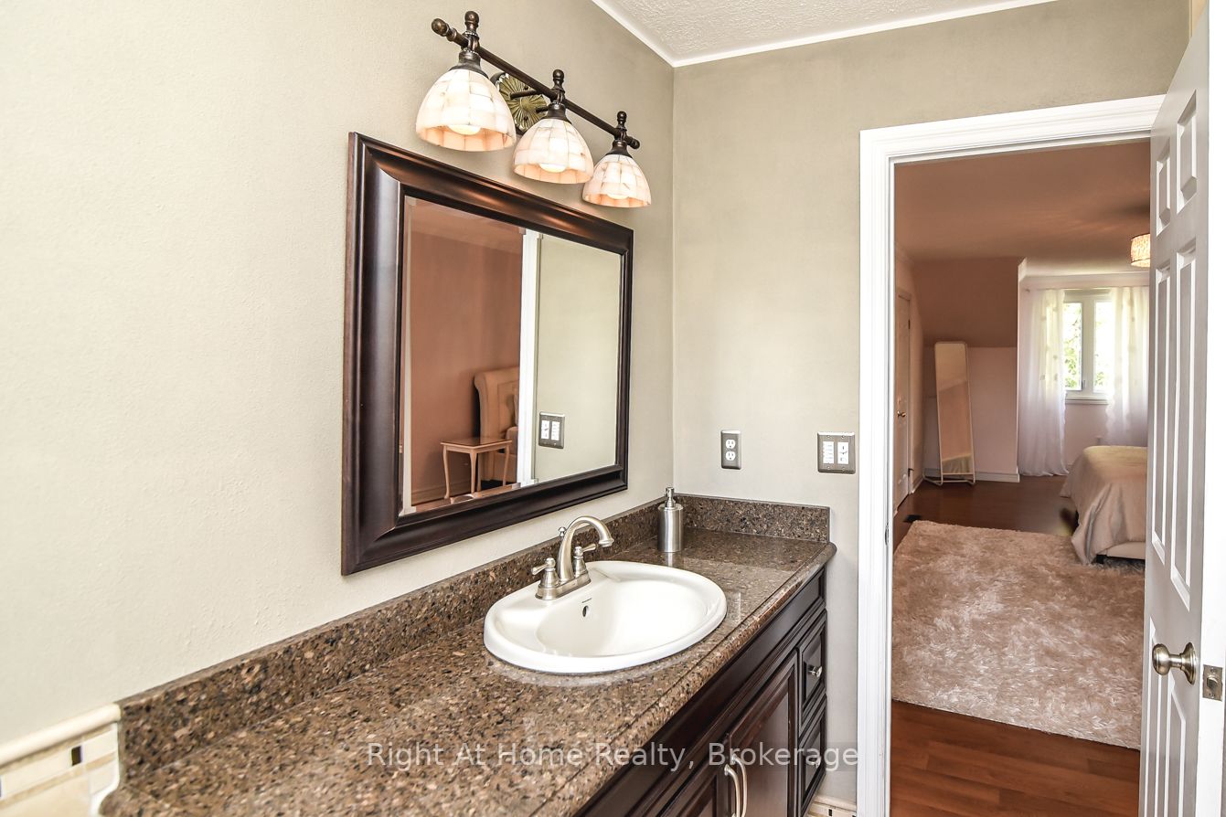 369 Brookview Crt