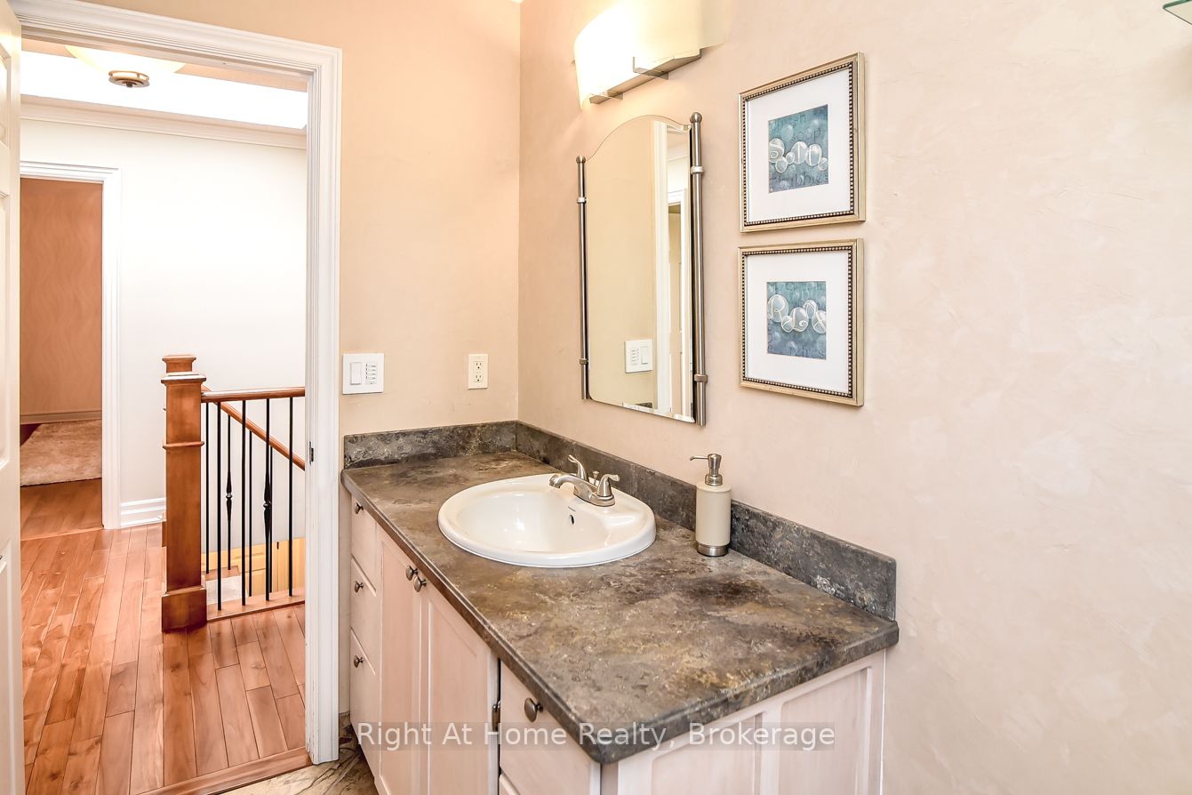369 Brookview Crt