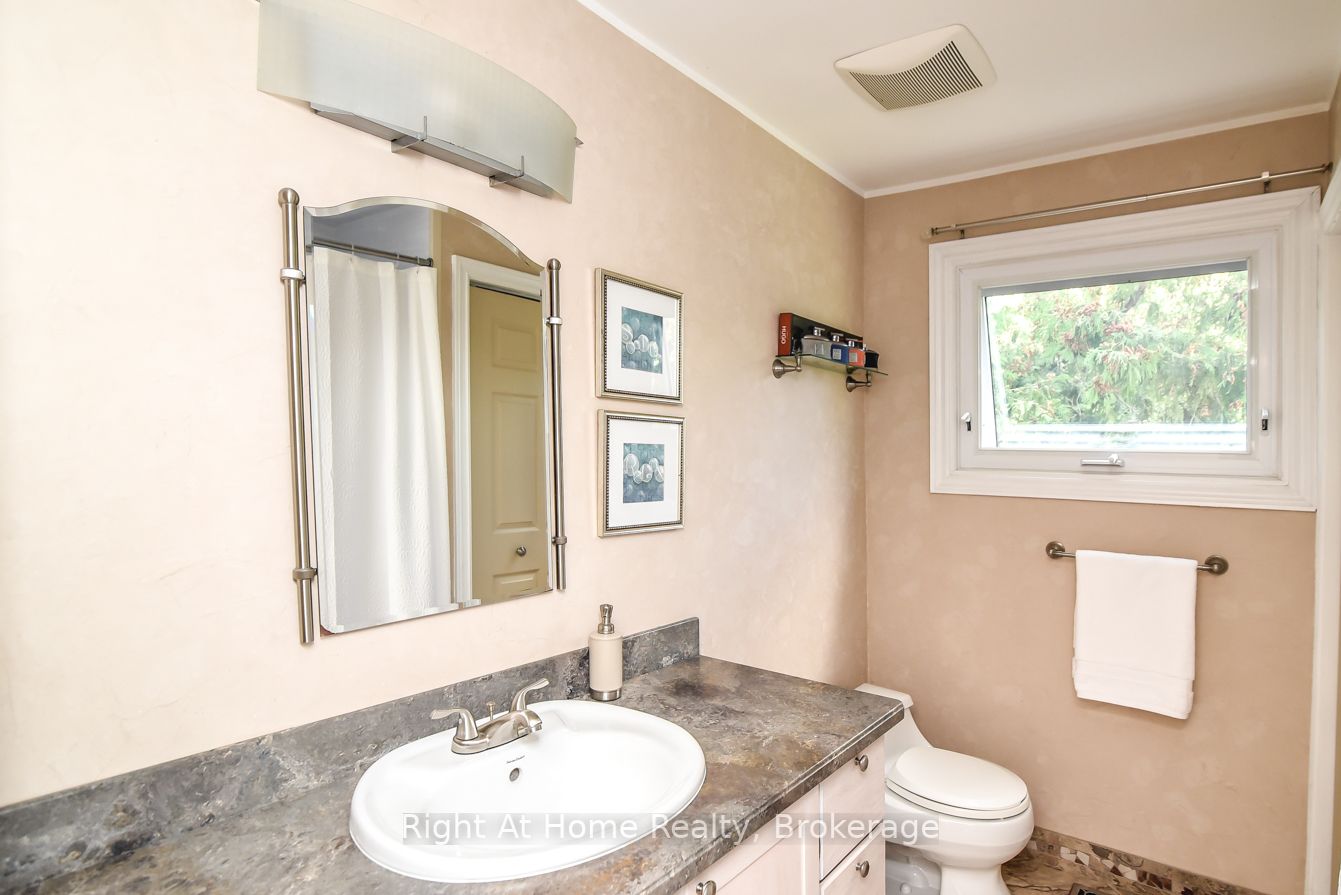 369 Brookview Crt