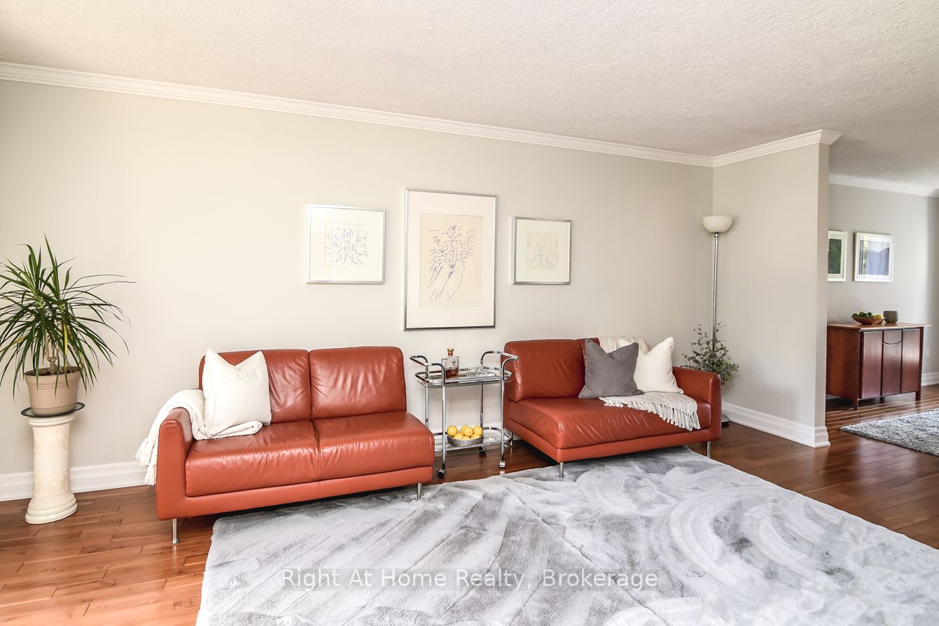 369 Brookview Crt