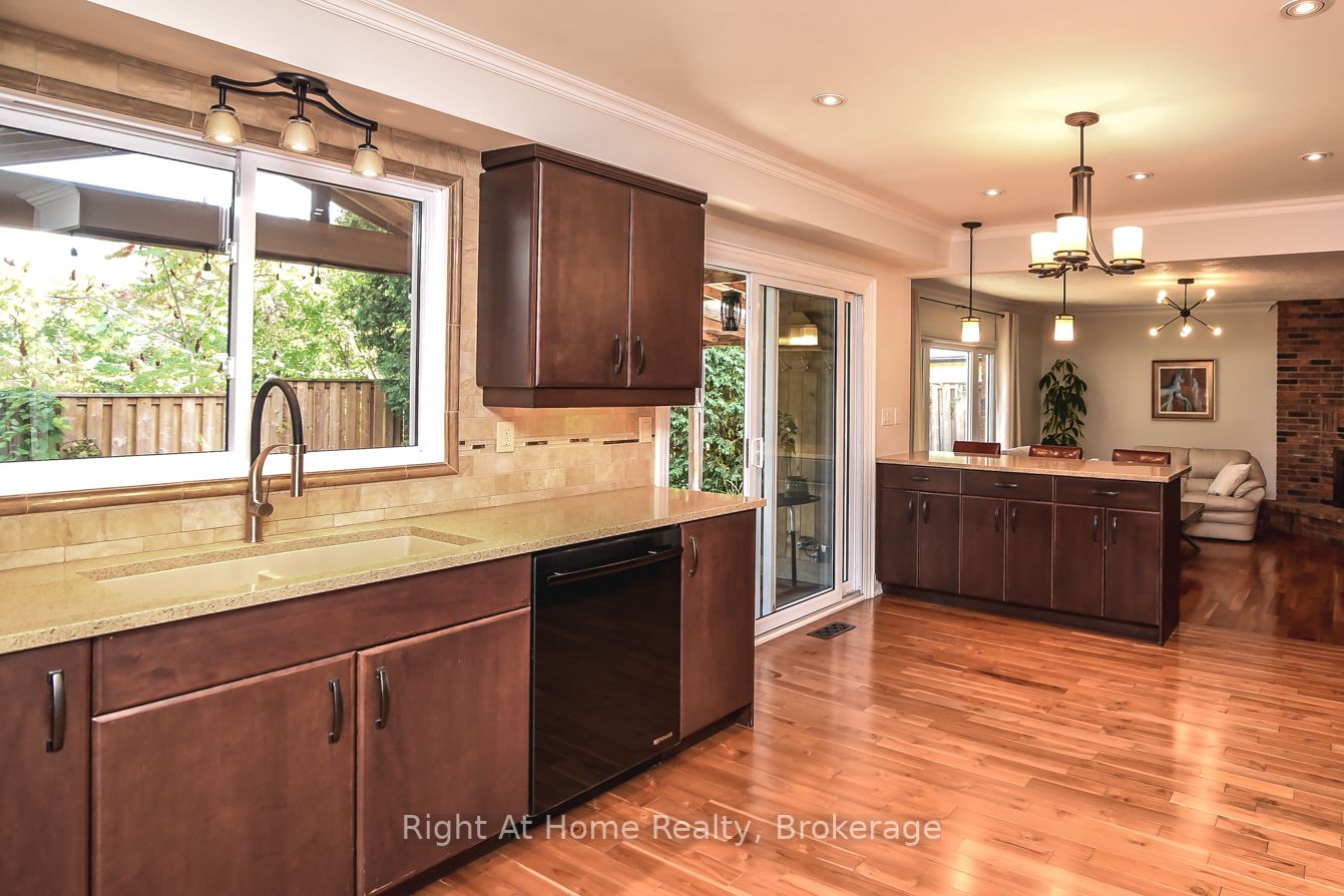 369 Brookview Crt