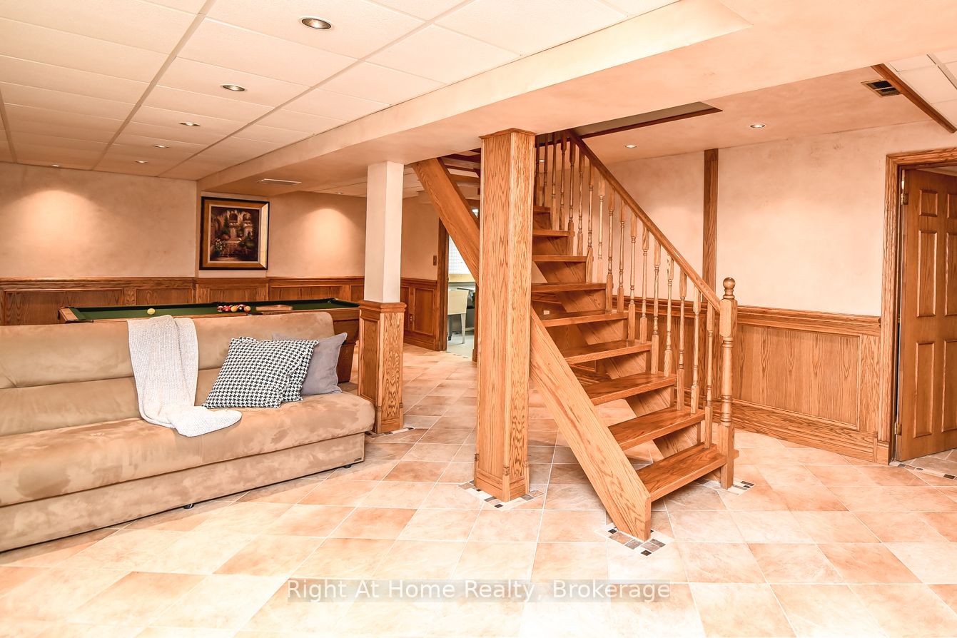 369 Brookview Crt