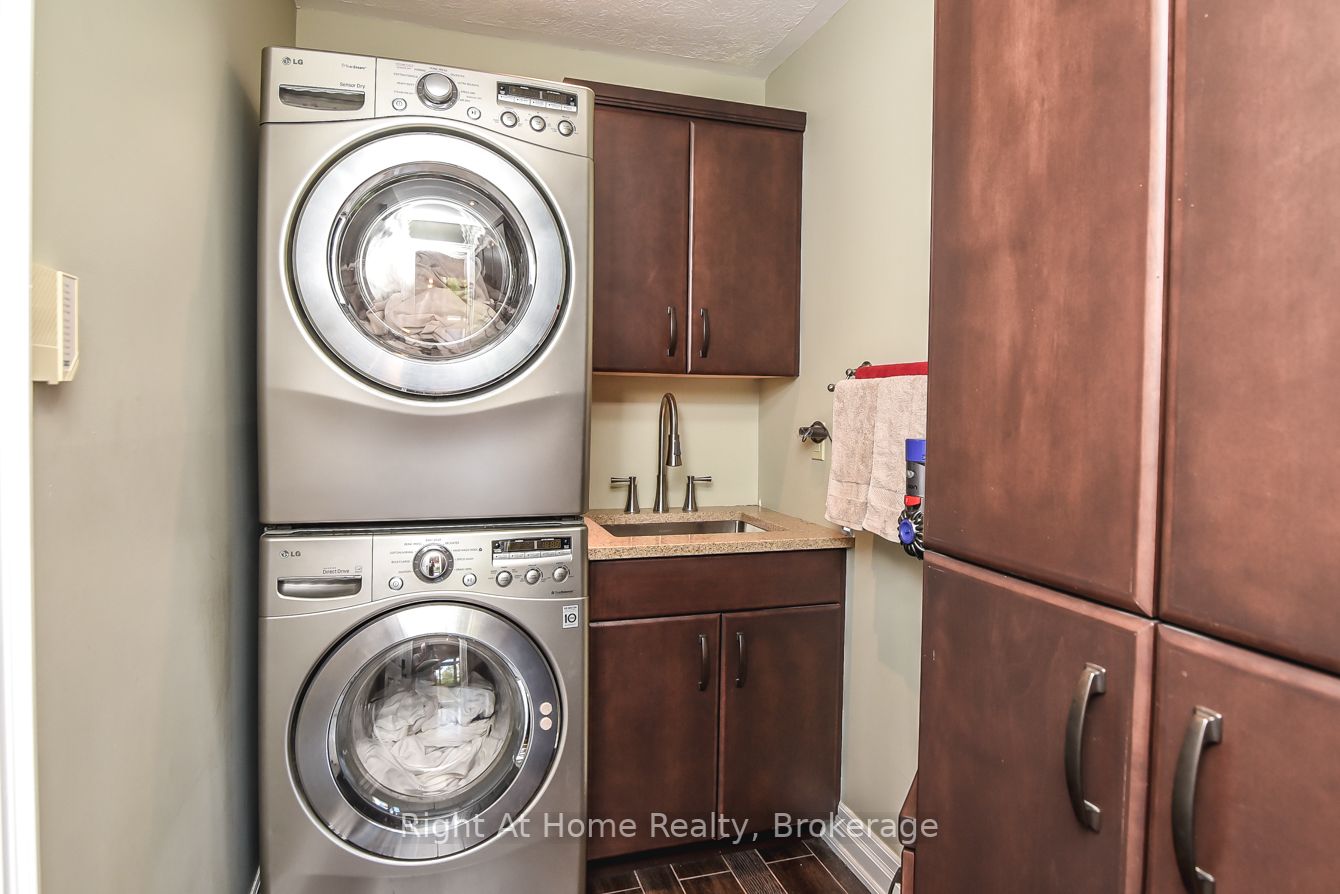 369 Brookview Crt