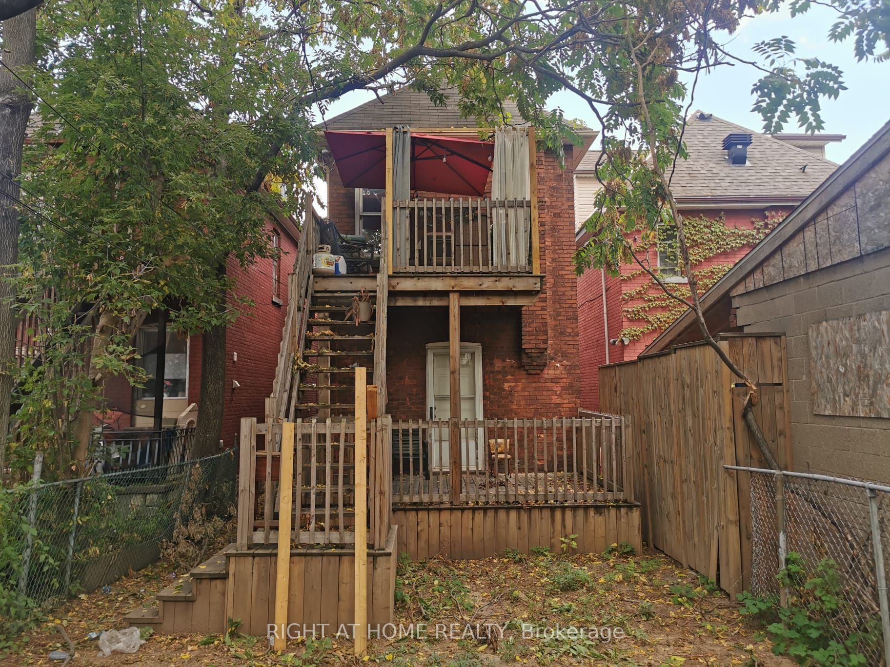 484 King William St