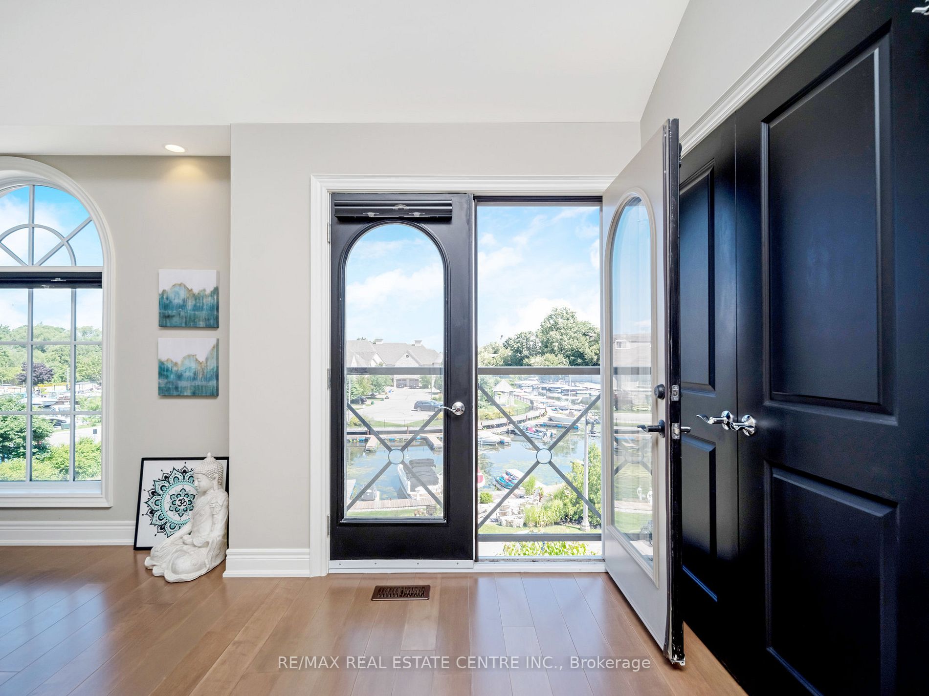 19 Lake Street, #18
