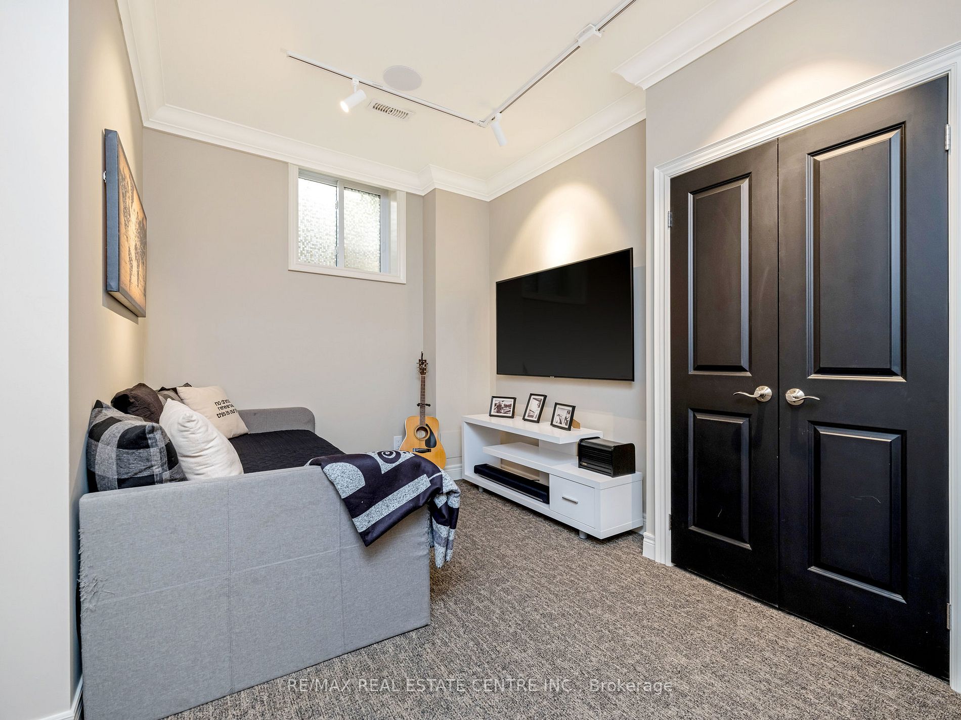 19 Lake Street, #18