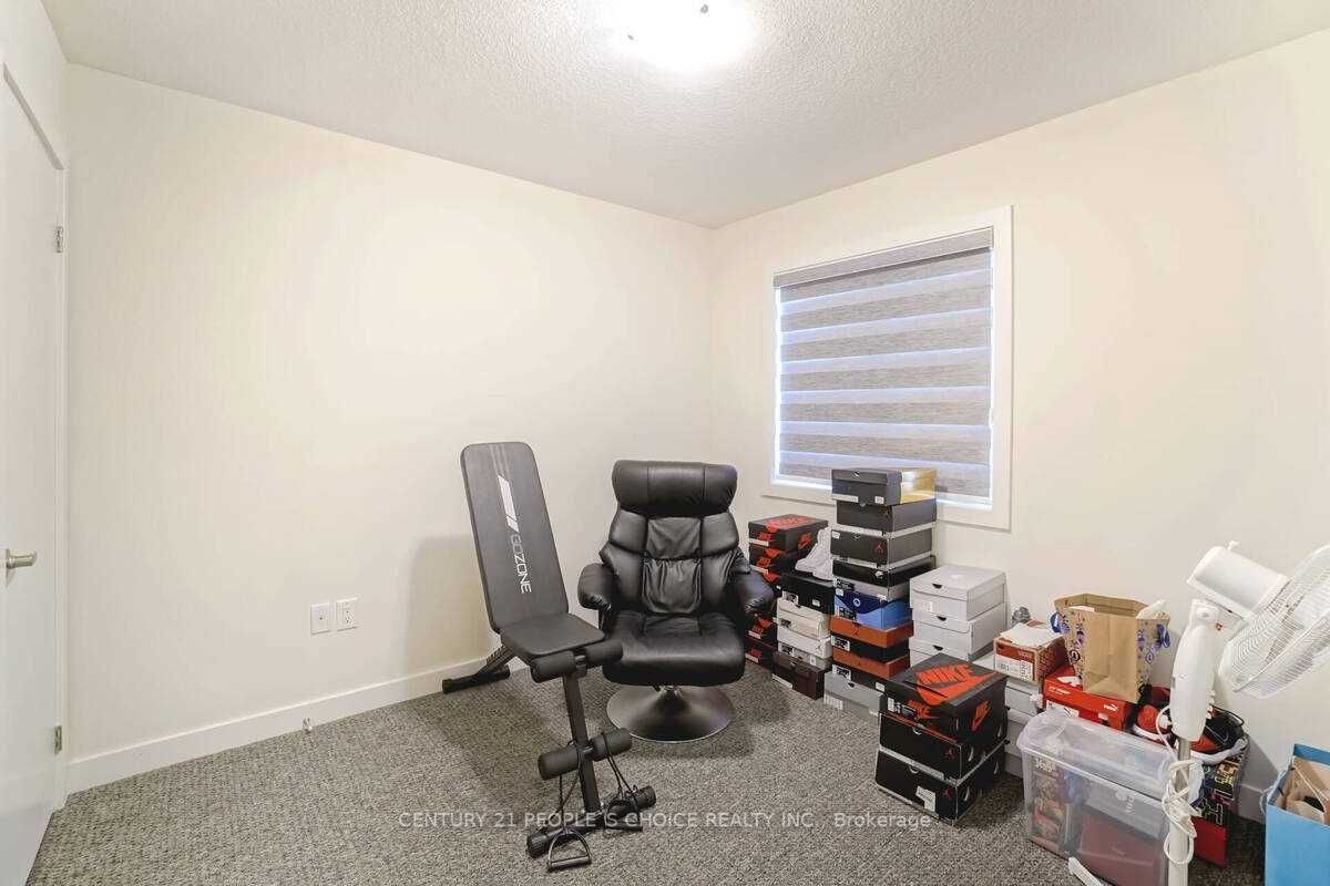 590 North Service Rd, #101