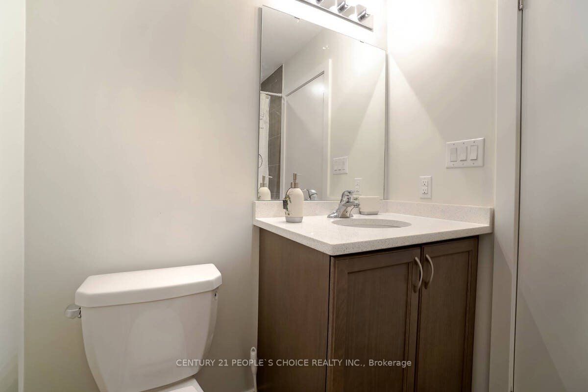590 North Service Rd, #101