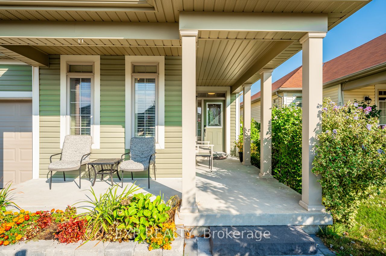 62 White Dr