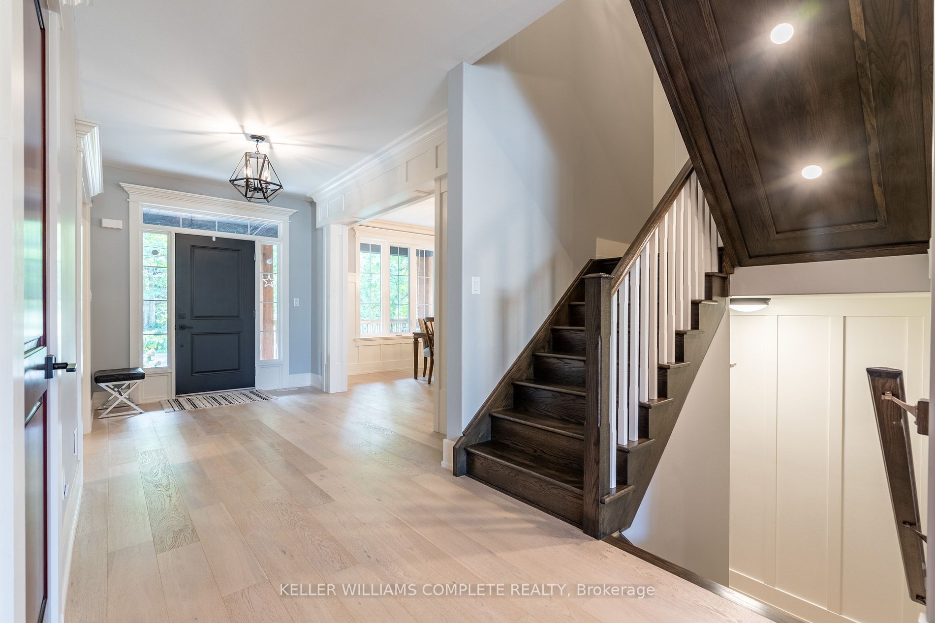 274B Main St W