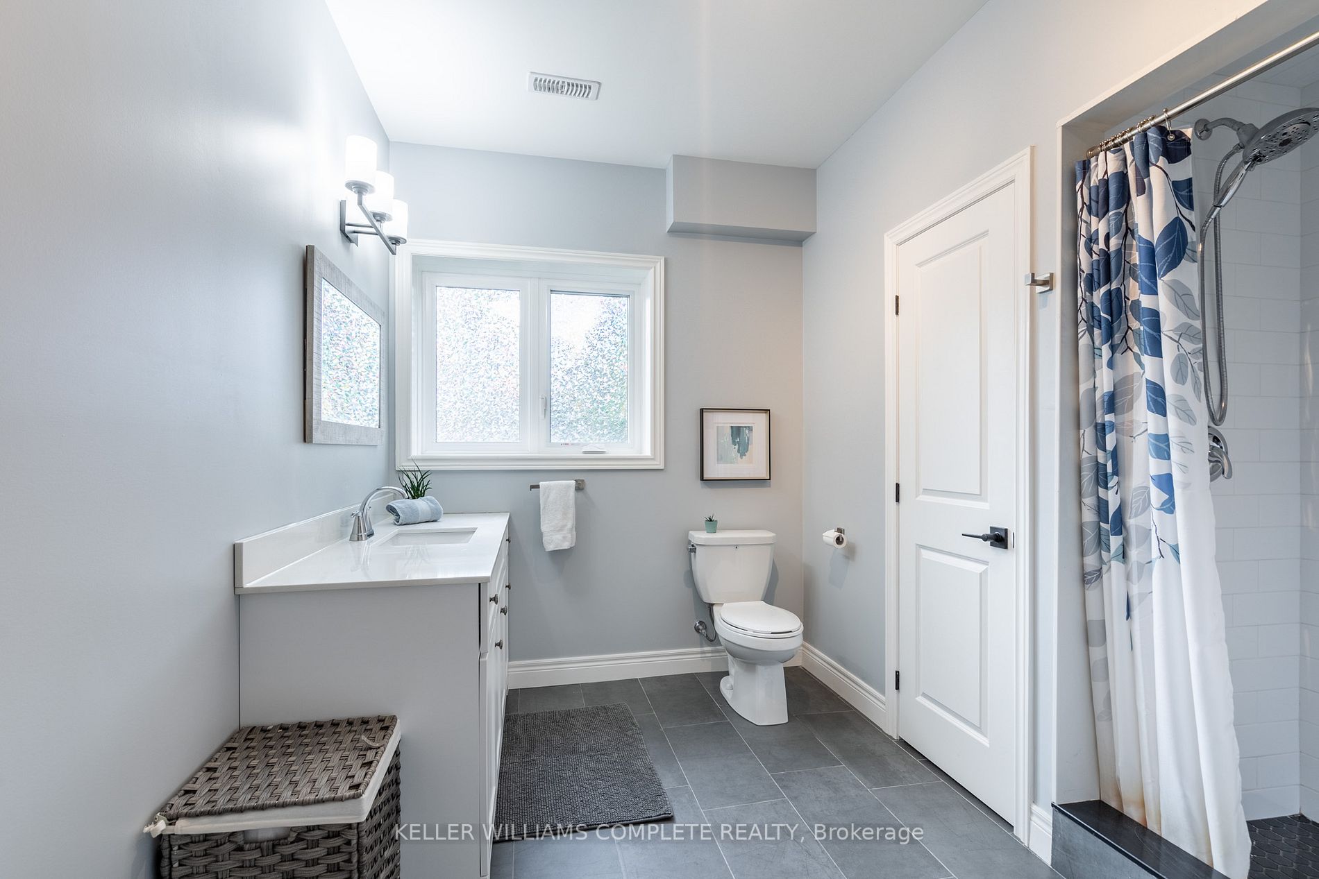 274B Main St W