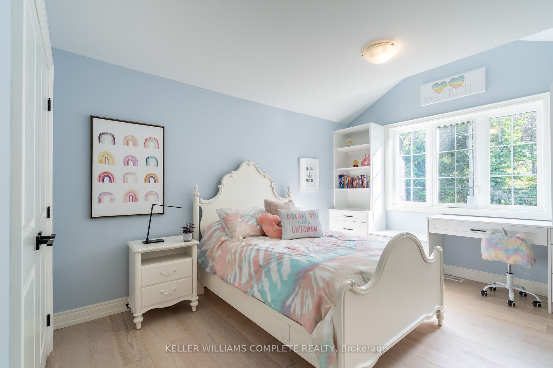 274B Main St W
