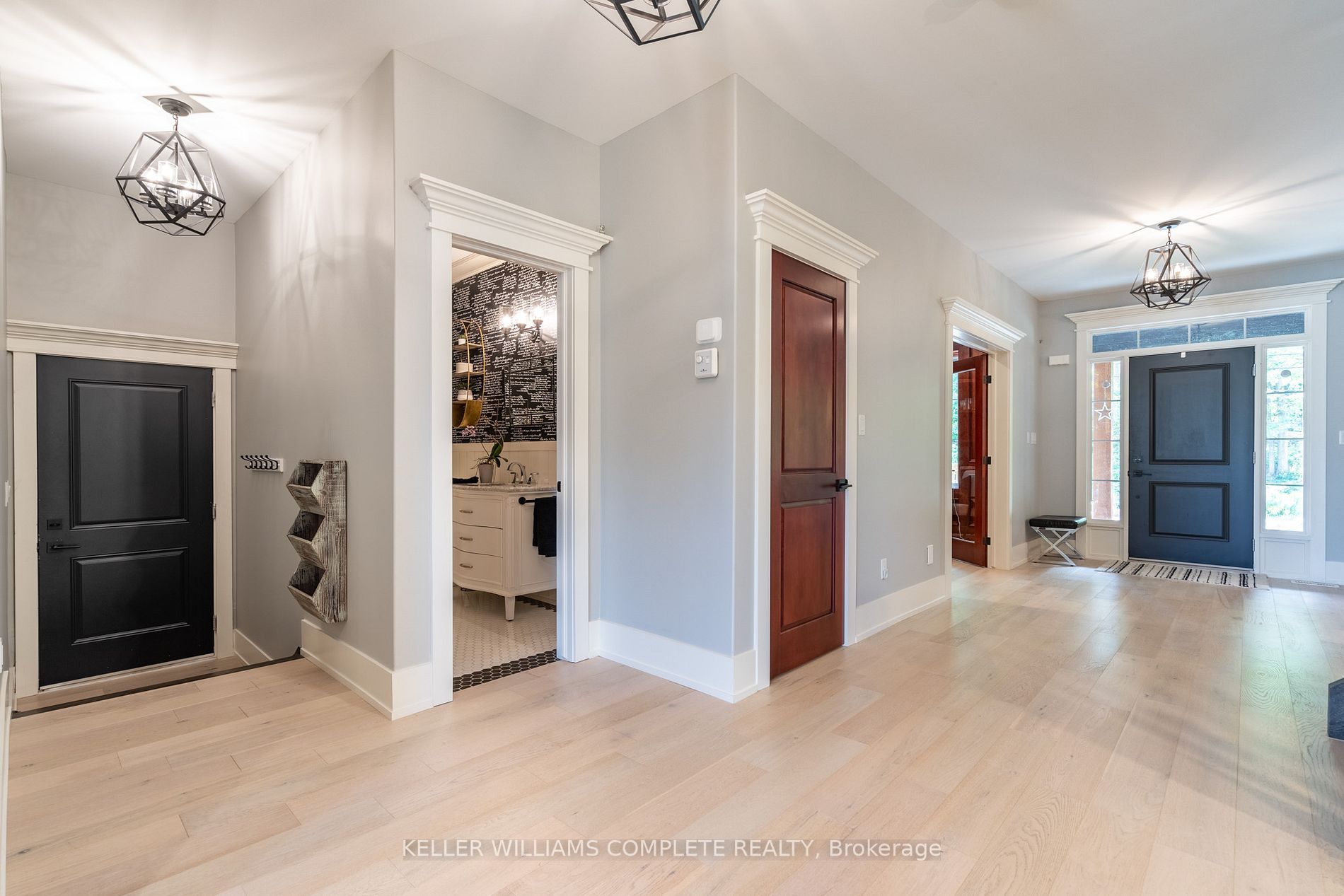 274B Main St W