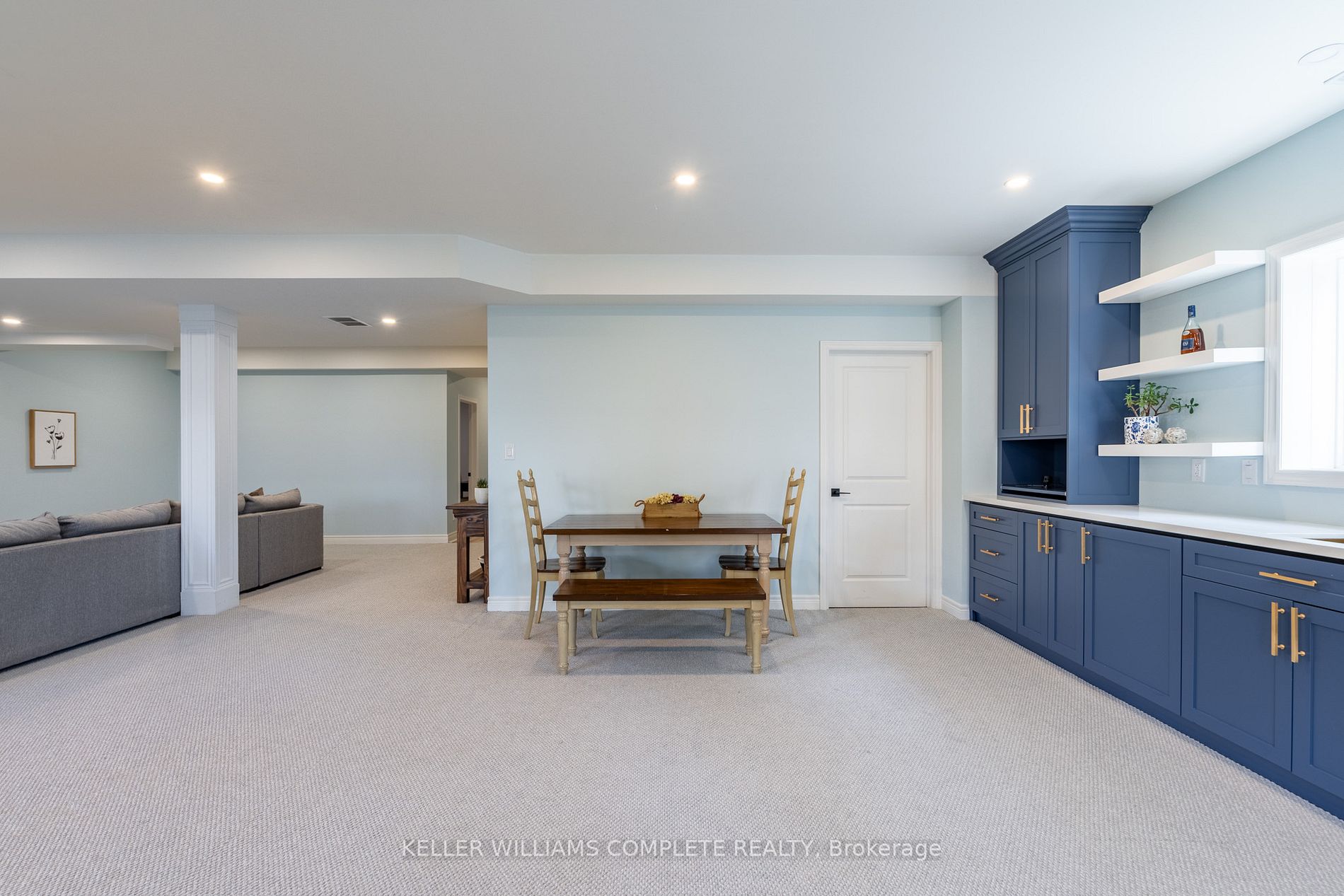 274B Main St W