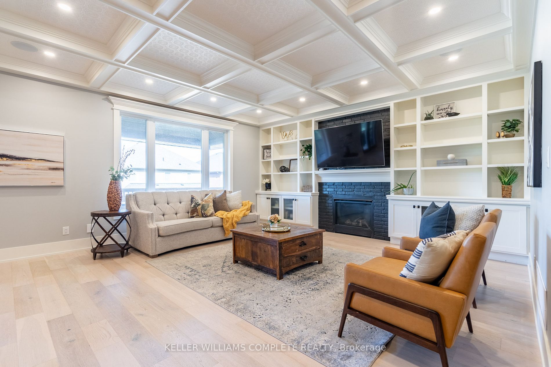 274B Main St W