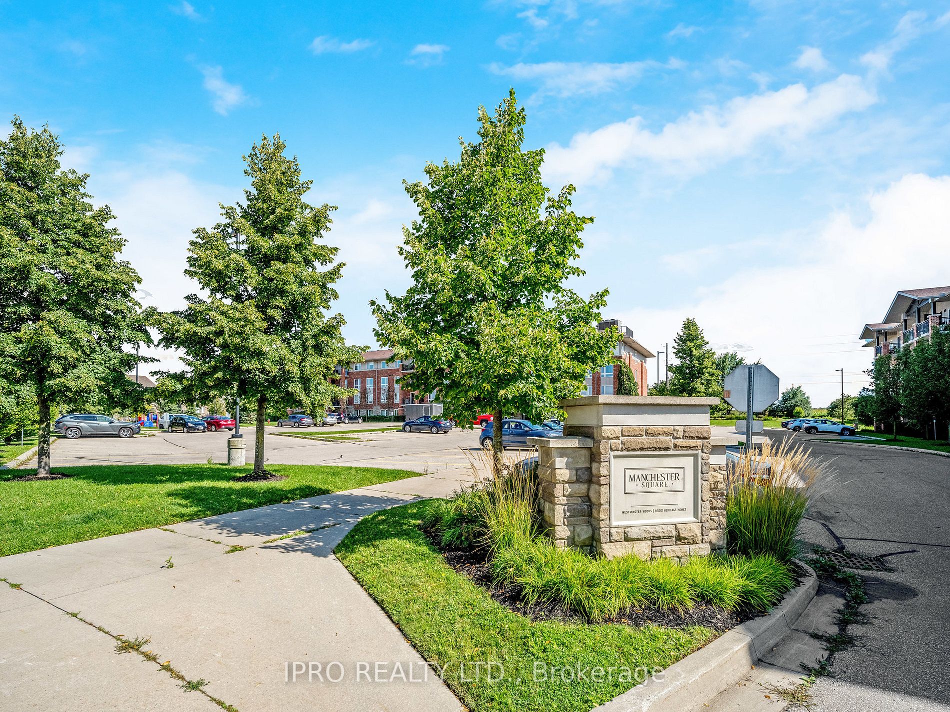 60 Lynnmore St, #111
