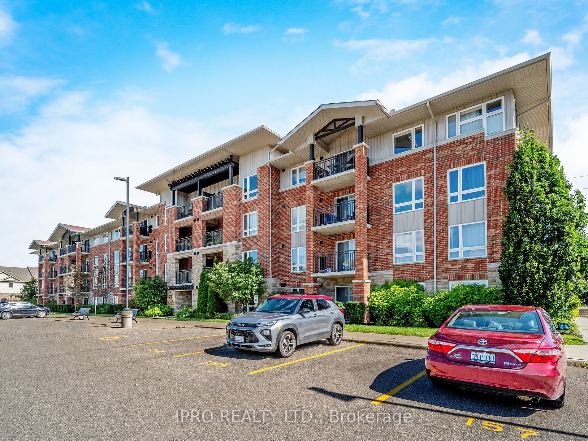 60 Lynnmore St, #111
